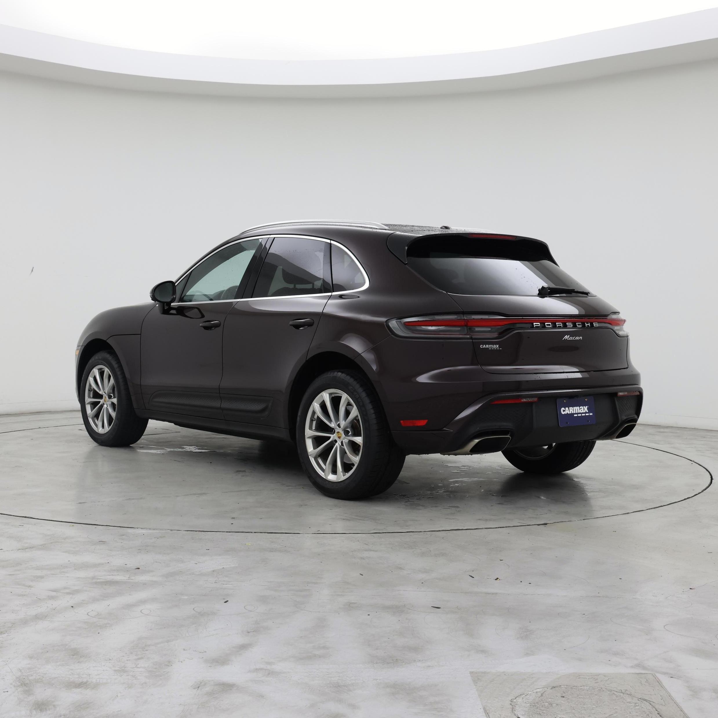 Thumbnail: 2023 Porsche Macan - 2