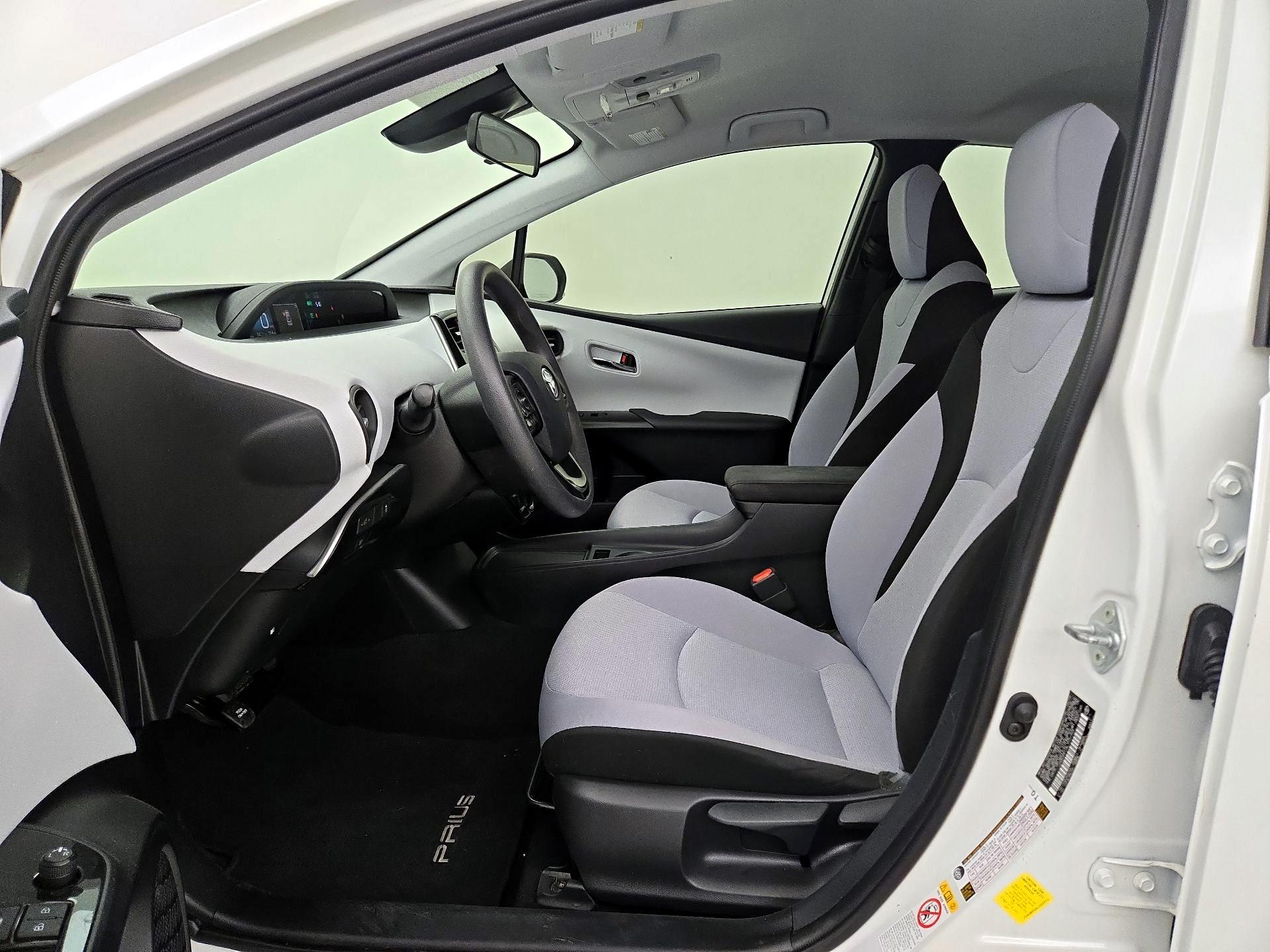 Thumbnail: 2020 Toyota Prius - 11