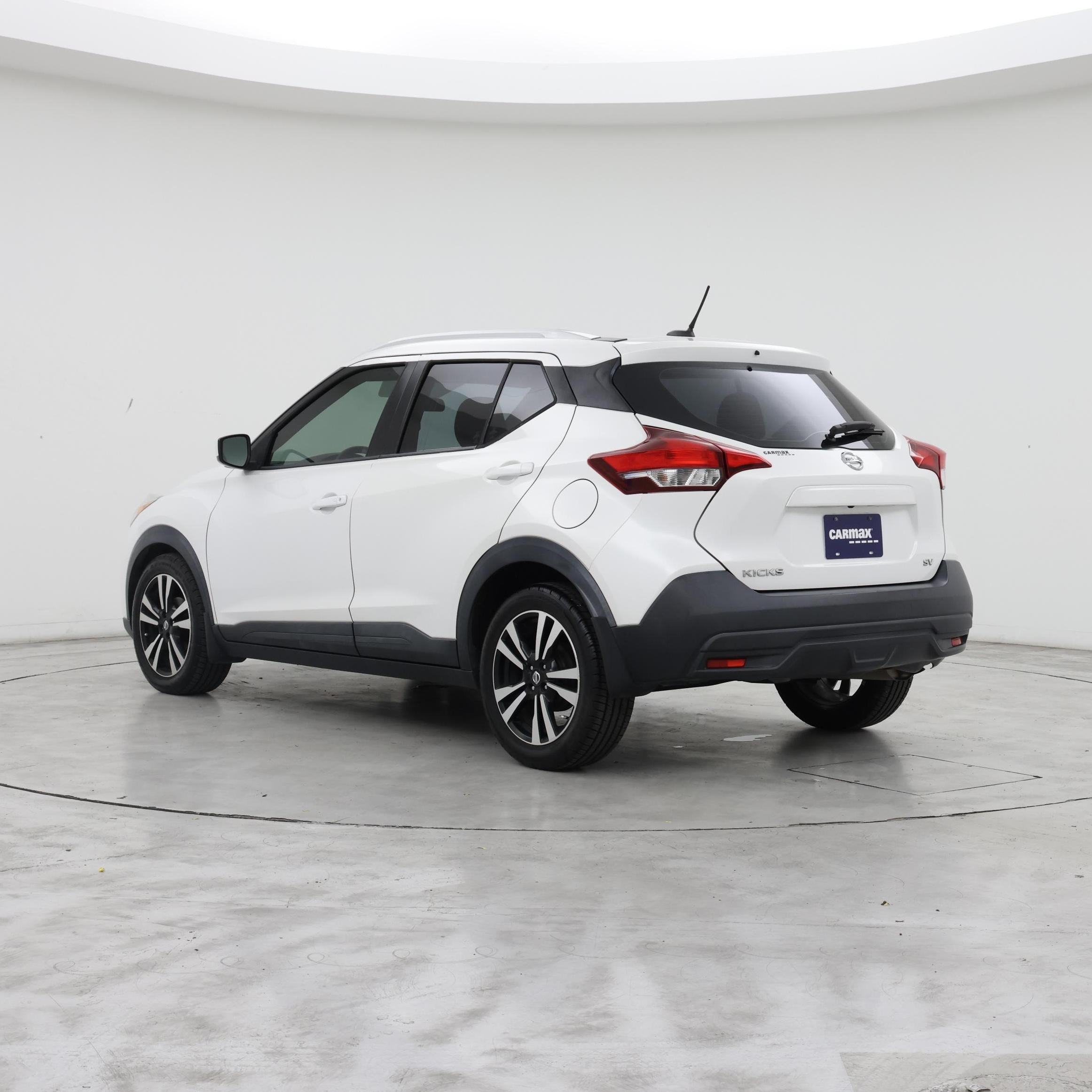 Thumbnail: 2018 Nissan Kicks - 2