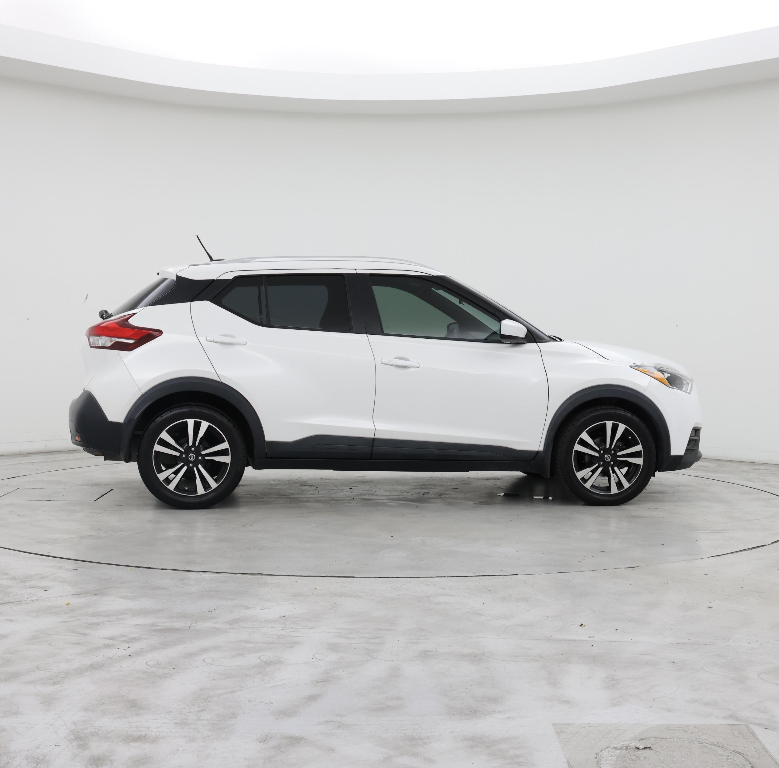 Thumbnail: 2018 Nissan Kicks - 7