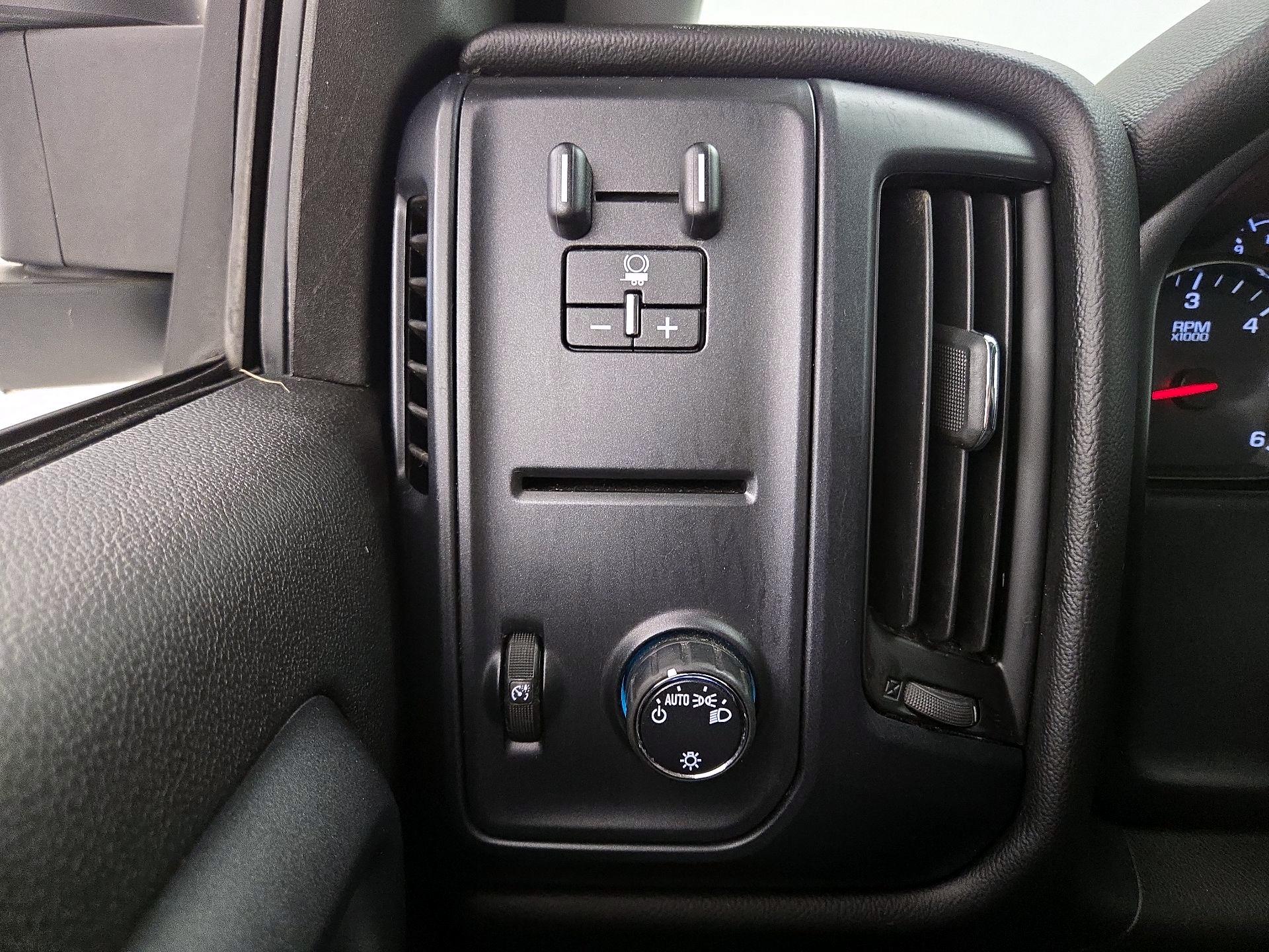 Thumbnail: 2016 Chevrolet Silverado 2500 - 13