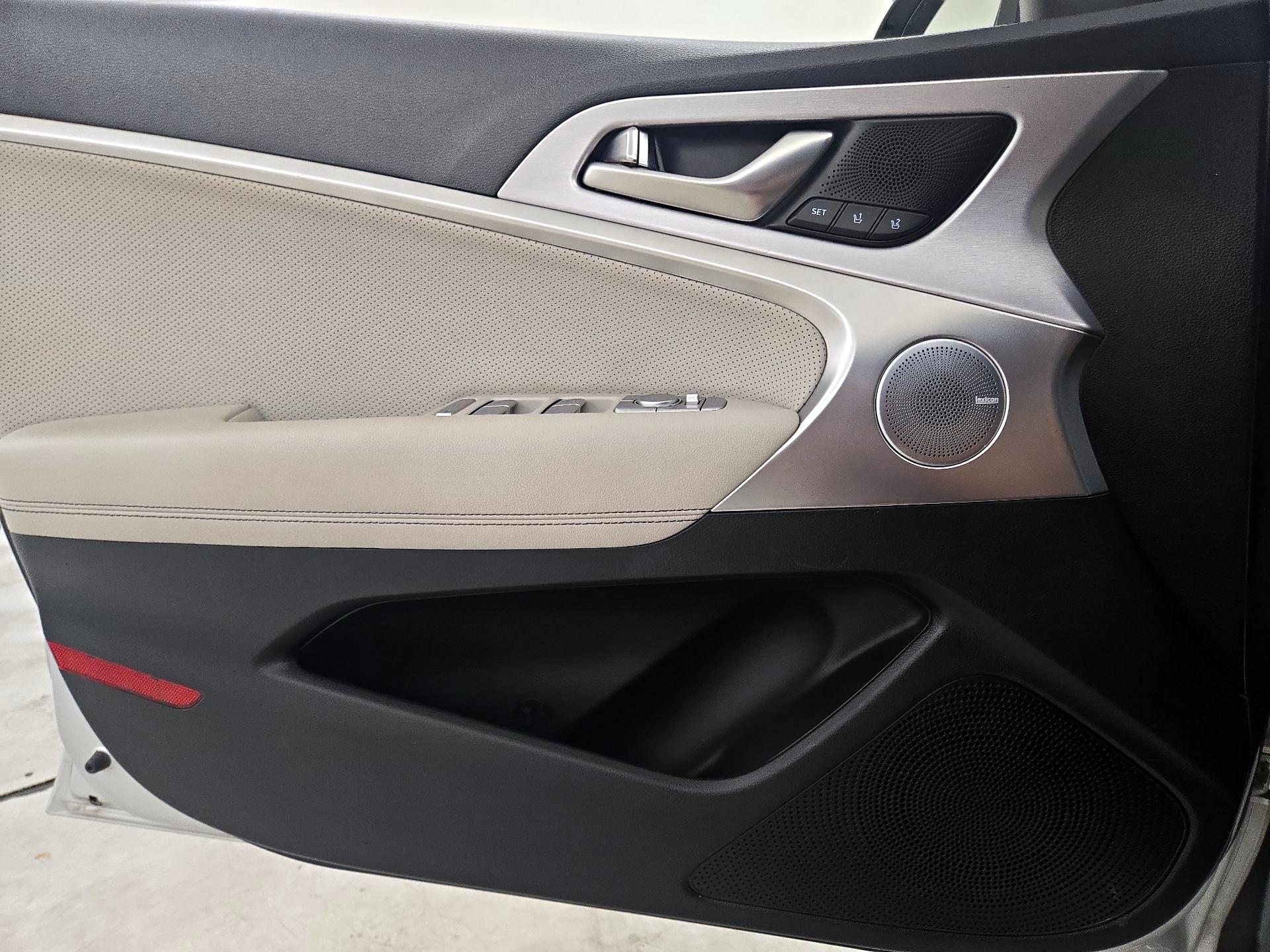Thumbnail: 2019 Genesis G70 - 12