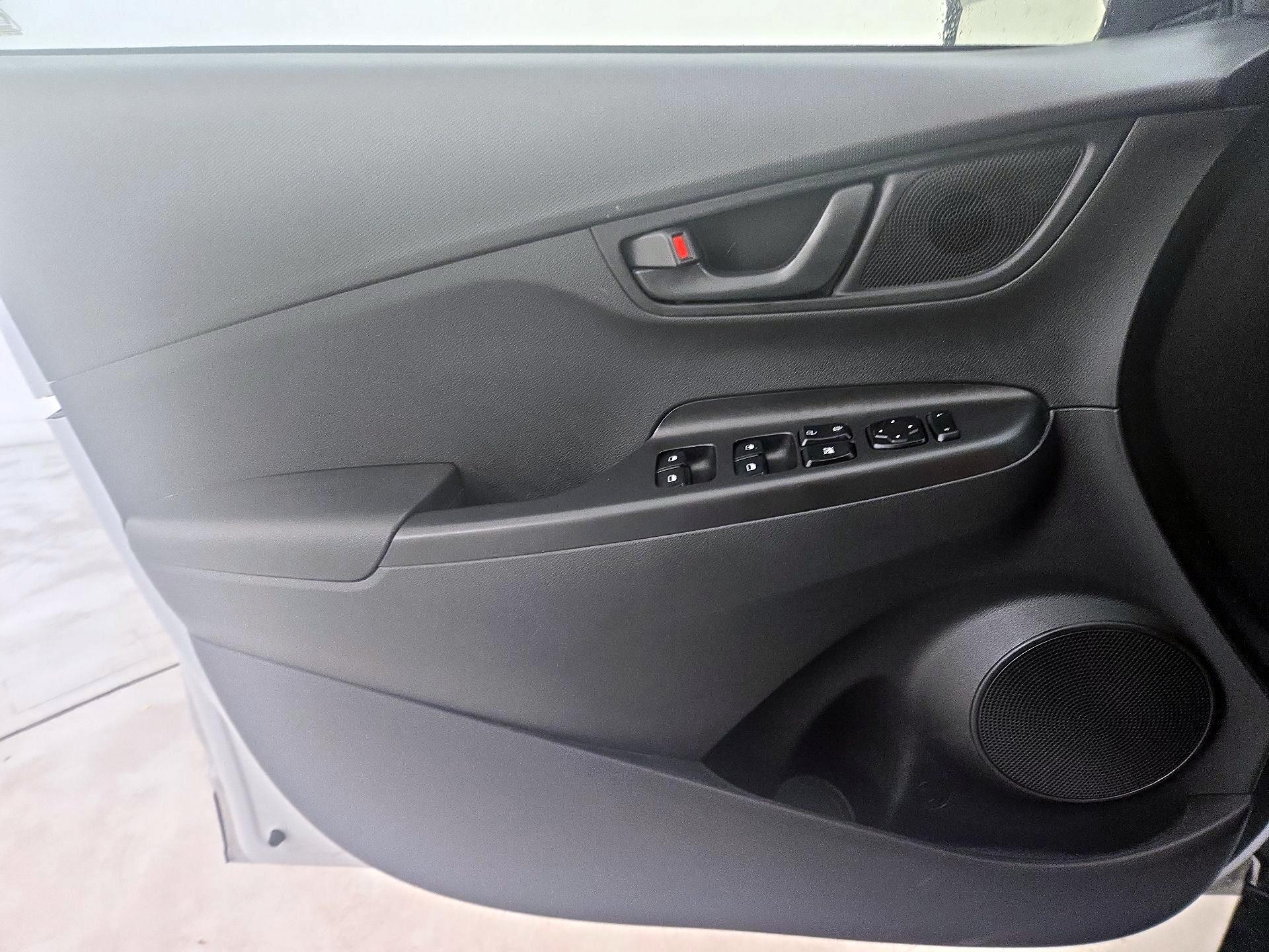 Thumbnail: 2021 Hyundai Kona - 12