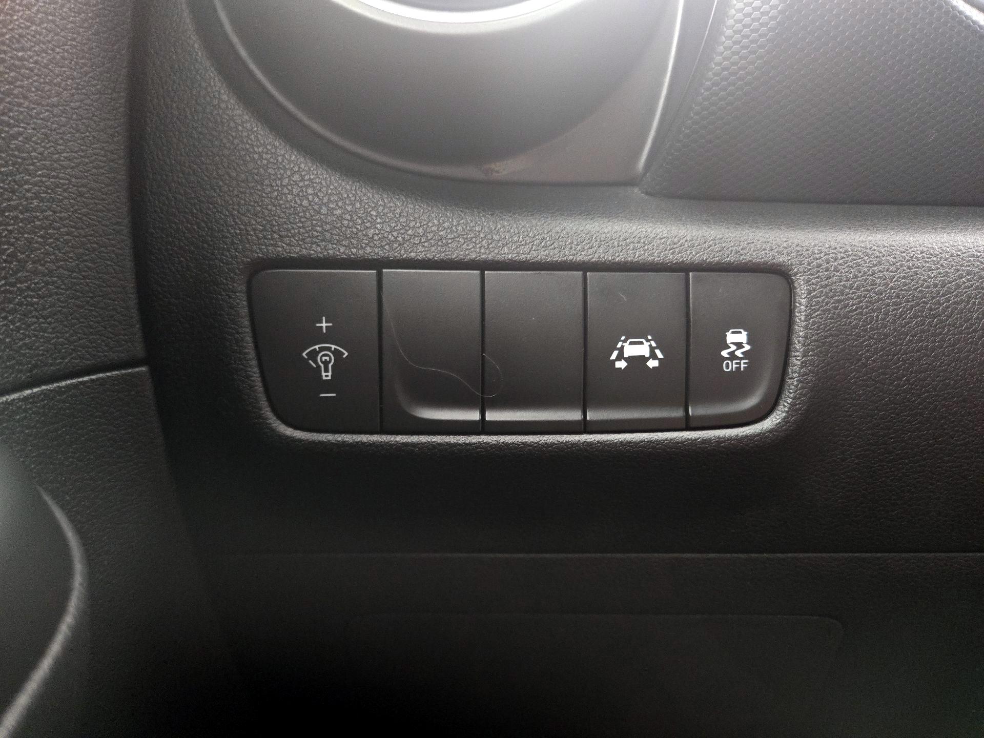 Thumbnail: 2021 Hyundai Kona - 13