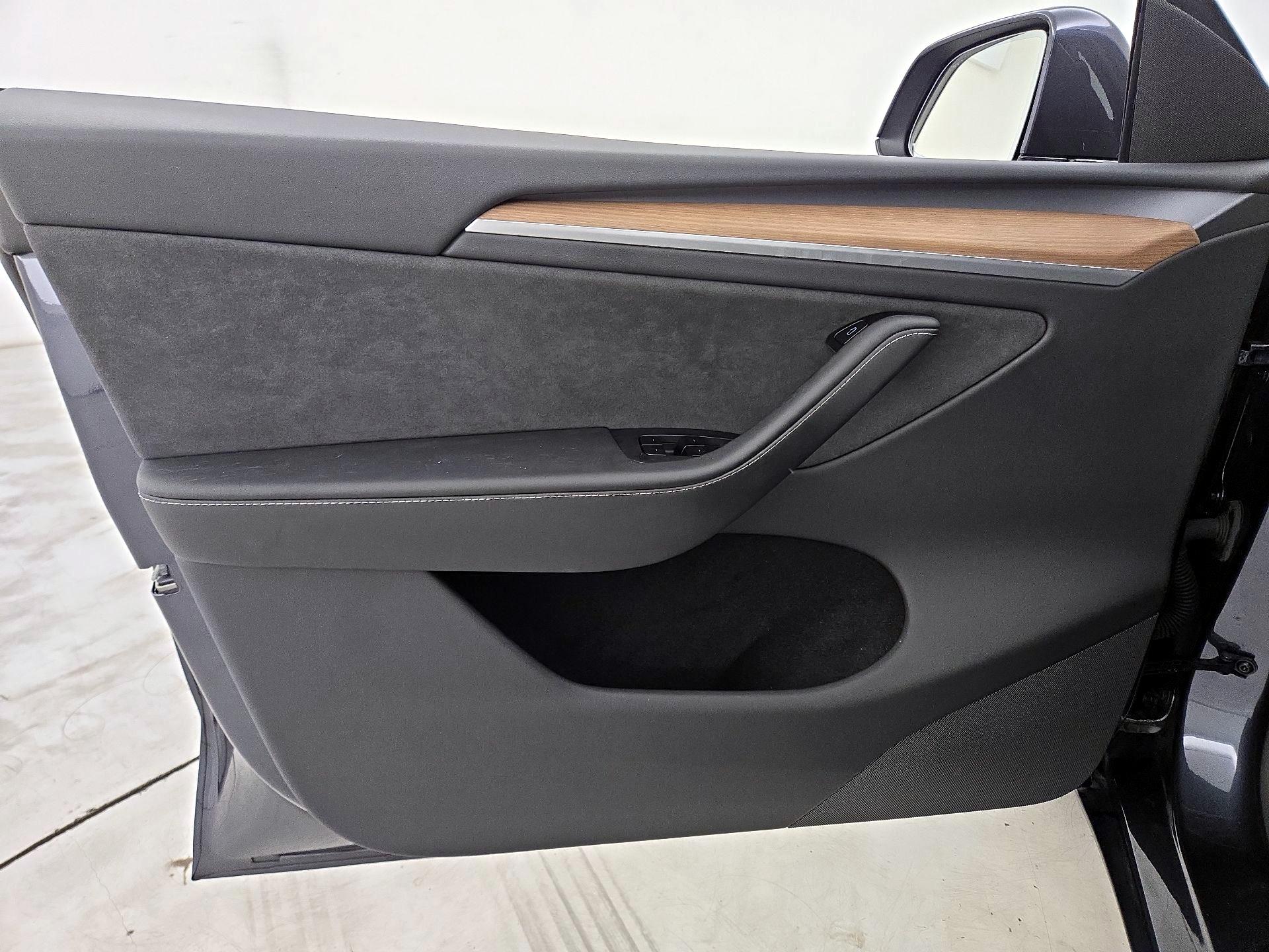 Thumbnail: 2025 Tesla Model Y - 12