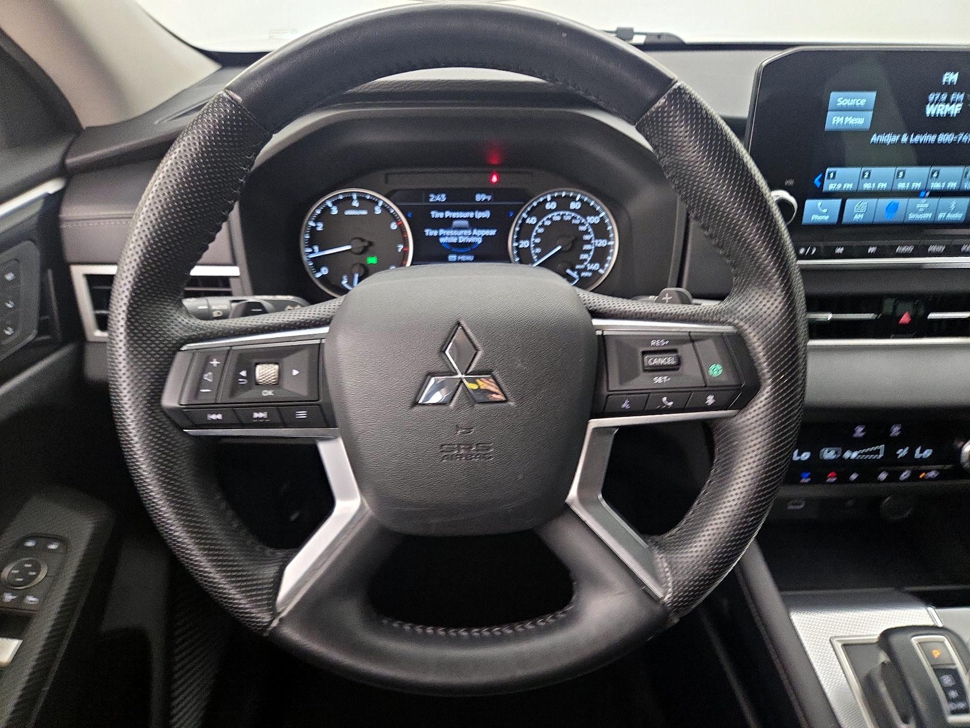 Thumbnail: 2022 Mitsubishi Outlander - 10