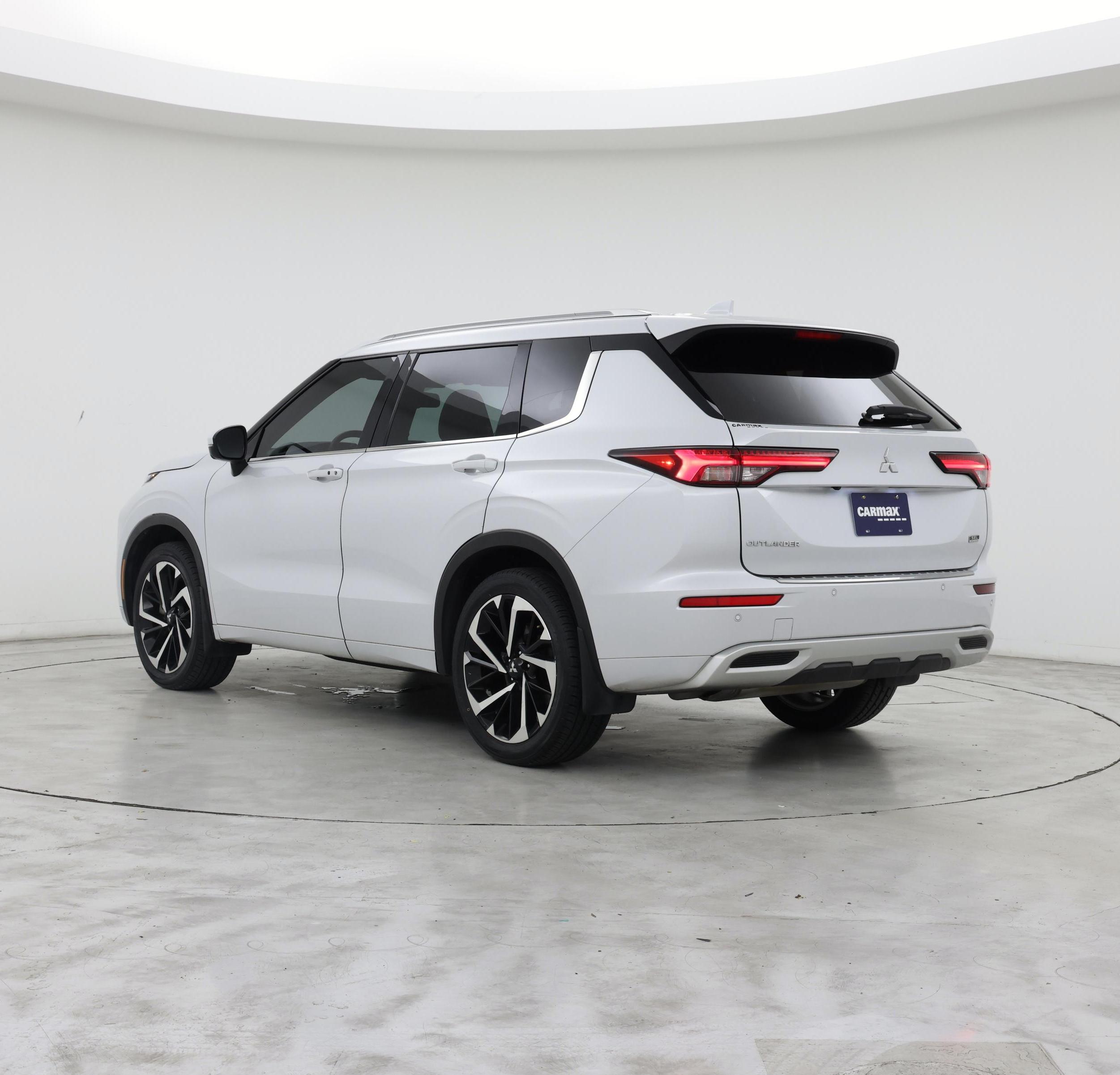 Thumbnail: 2022 Mitsubishi Outlander - 2