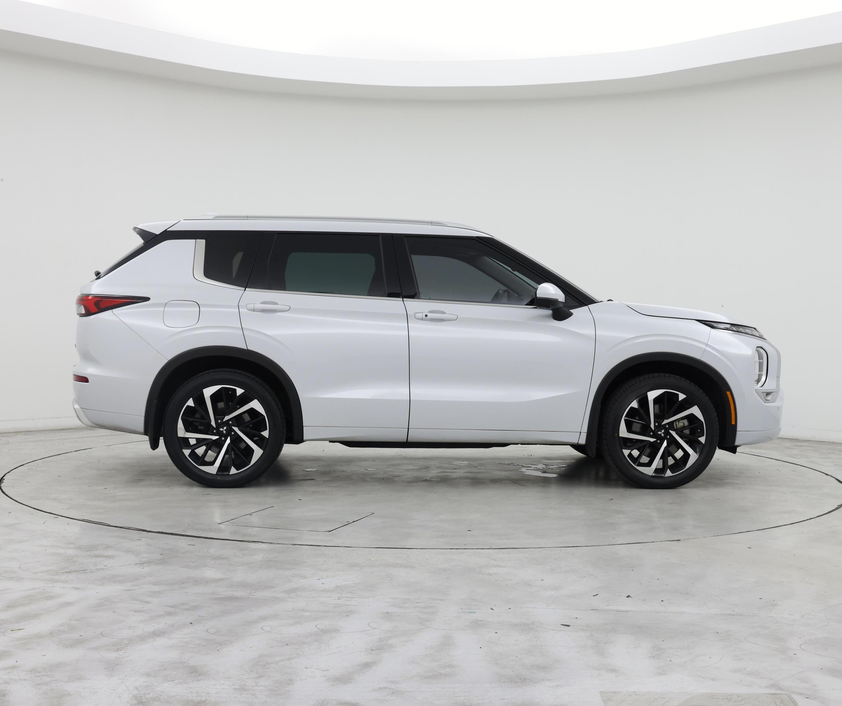 Thumbnail: 2022 Mitsubishi Outlander - 7