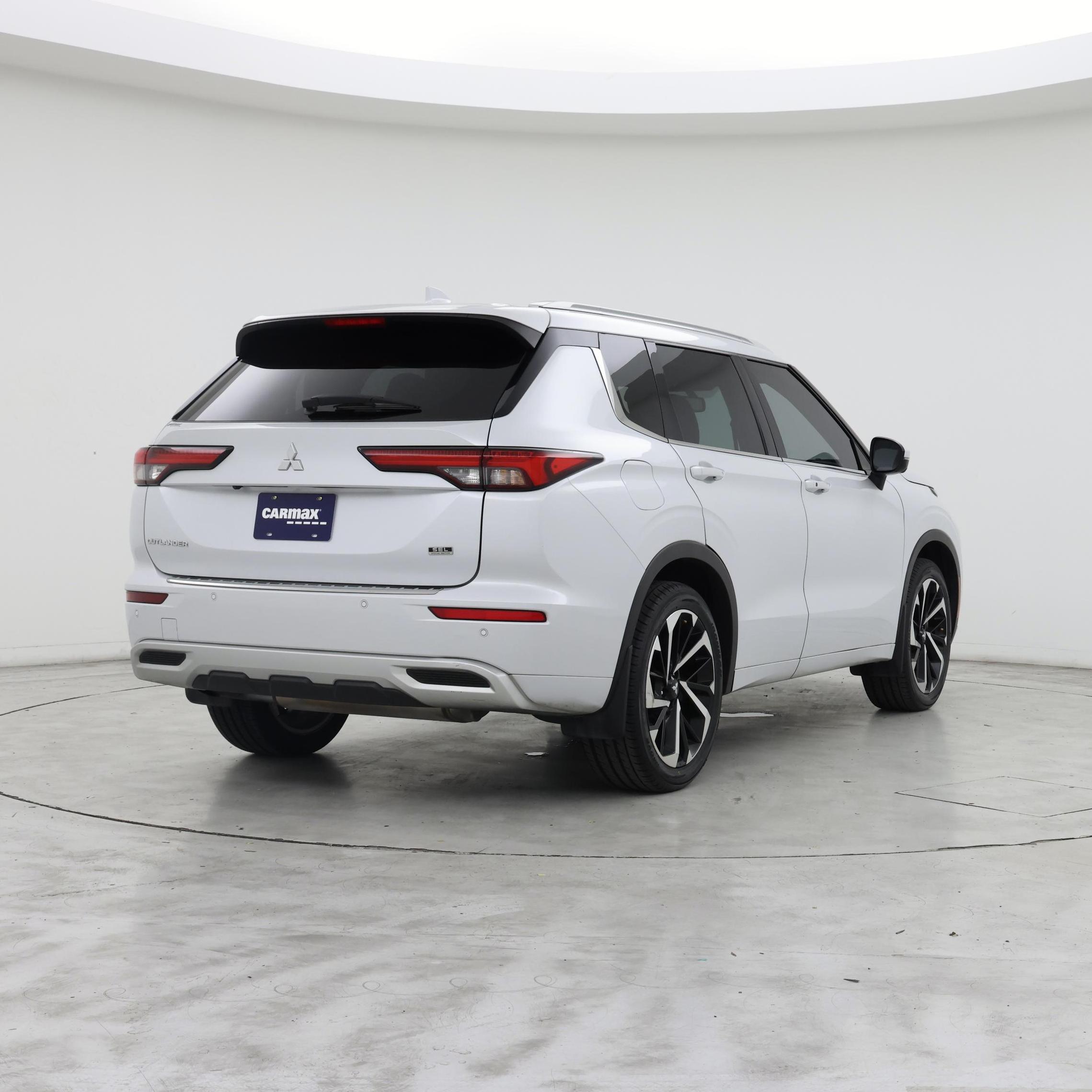 Thumbnail: 2022 Mitsubishi Outlander - 8