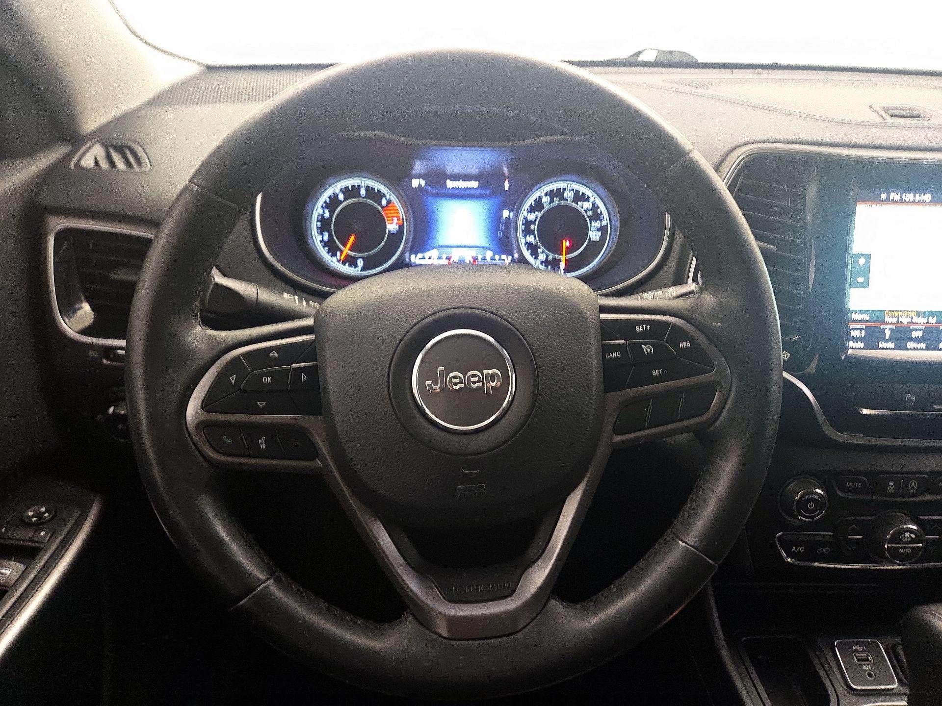 Thumbnail: 2019 Jeep Cherokee - 10