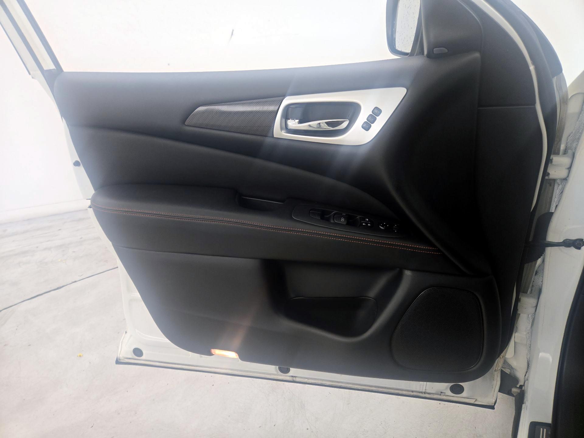 Thumbnail: 2020 Nissan Pathfinder - 12