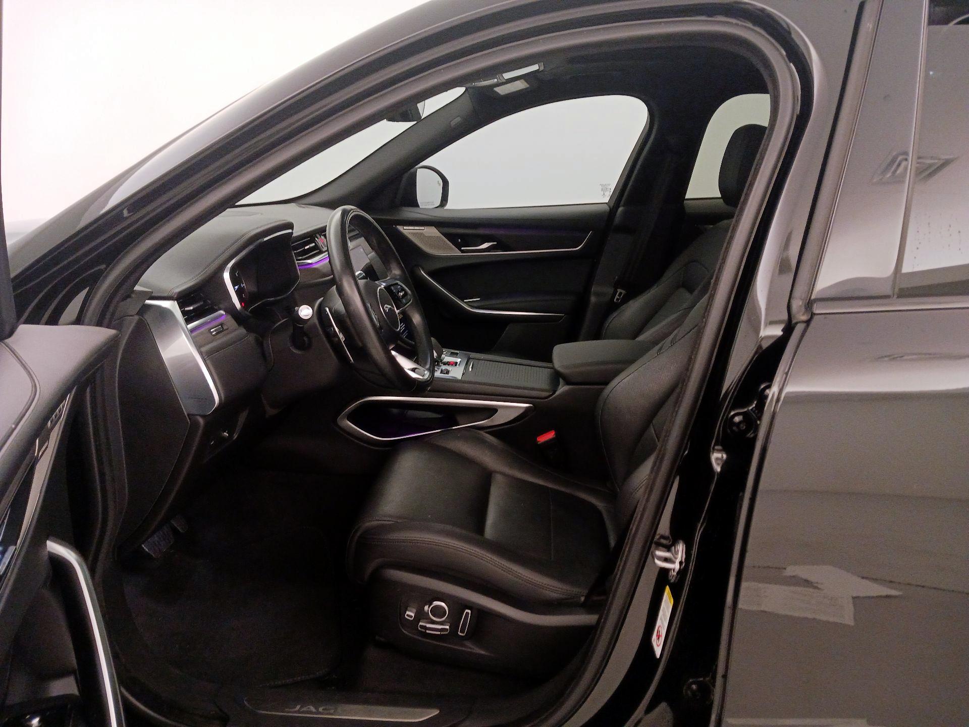 Thumbnail: 2022 Jaguar F-Pace - 11