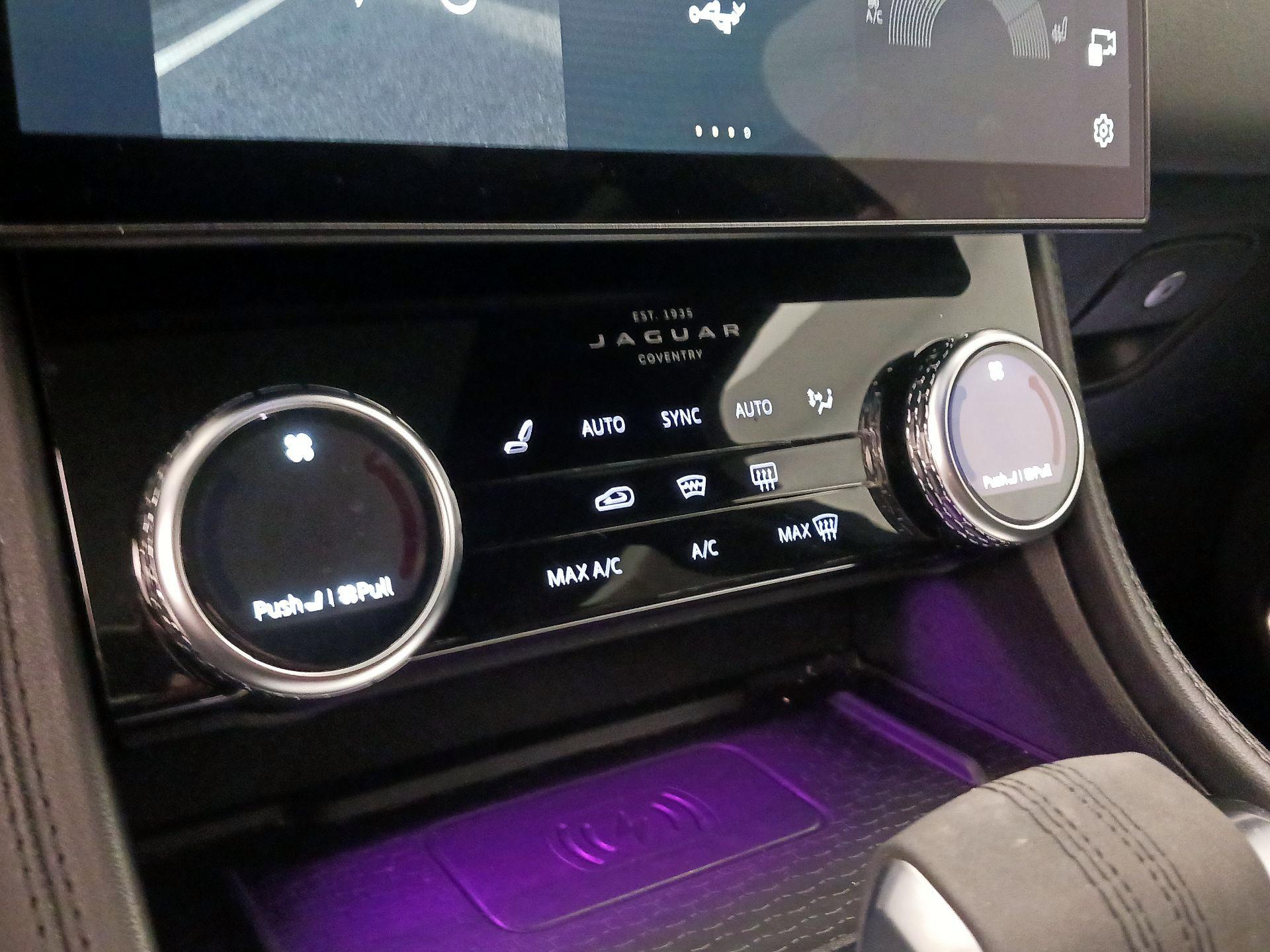 Thumbnail: 2022 Jaguar F-Pace - 17