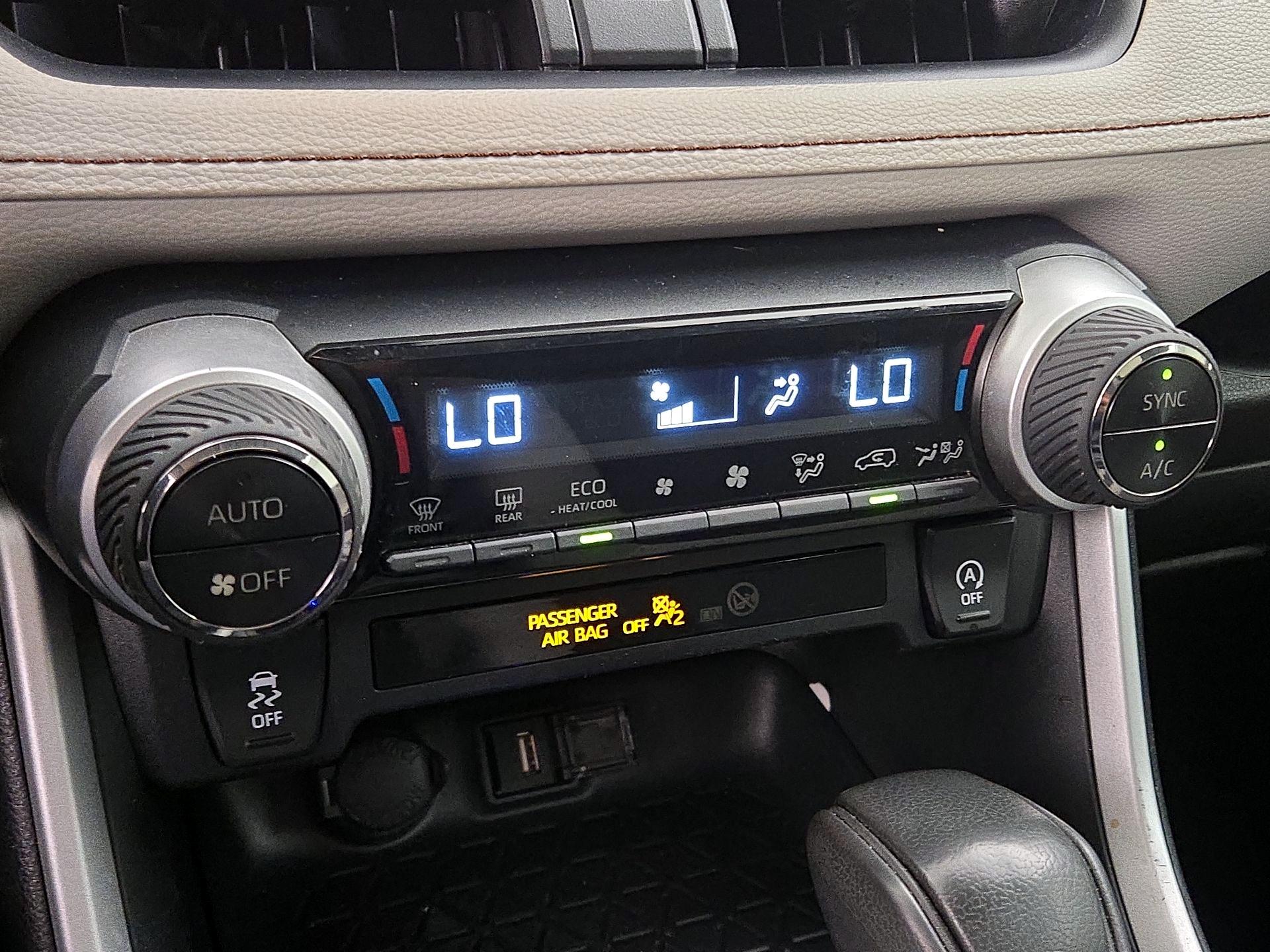 Thumbnail: 2020 Toyota RAV4 - 16
