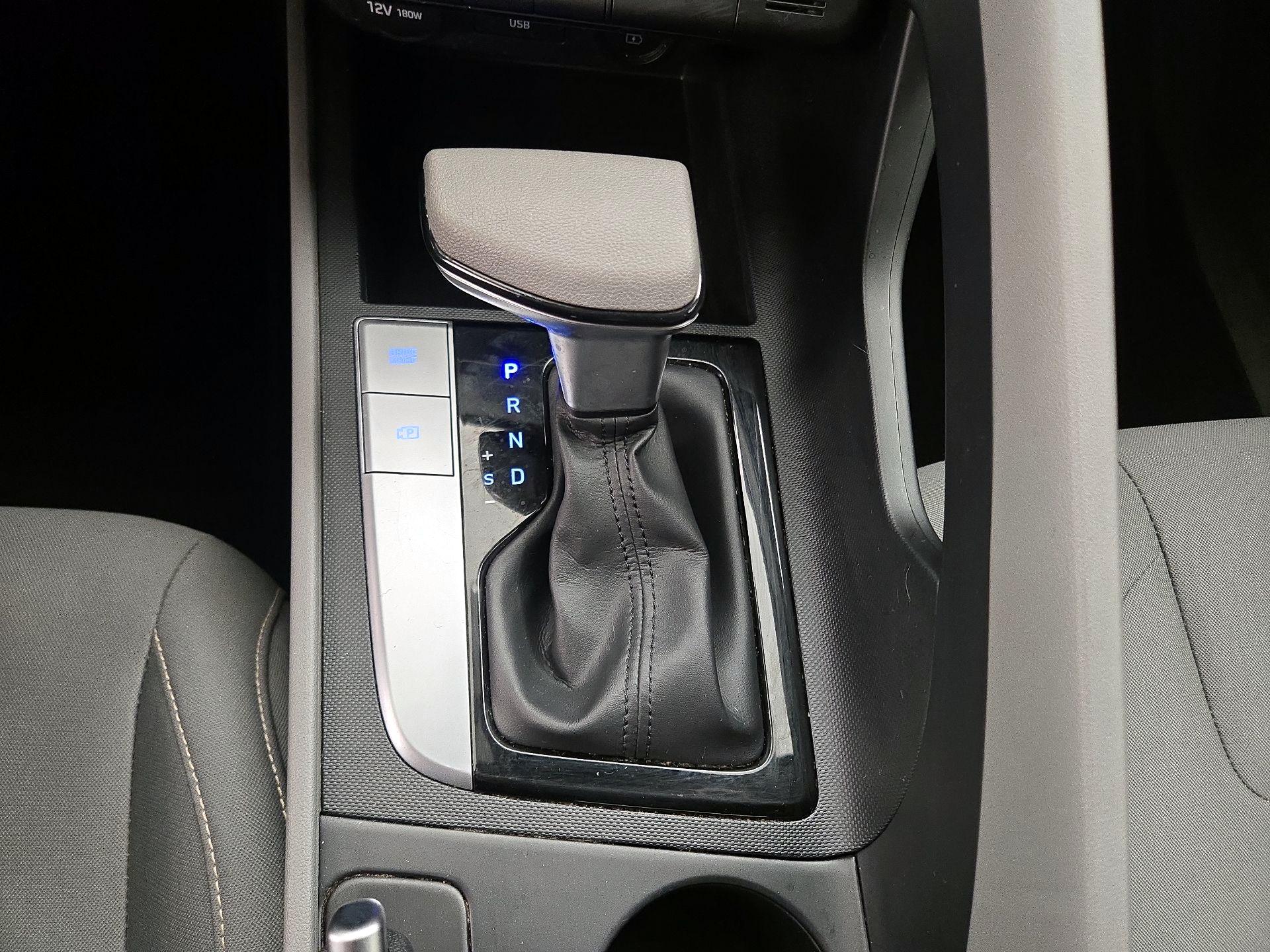 Thumbnail: 2021 Hyundai Elantra - 17