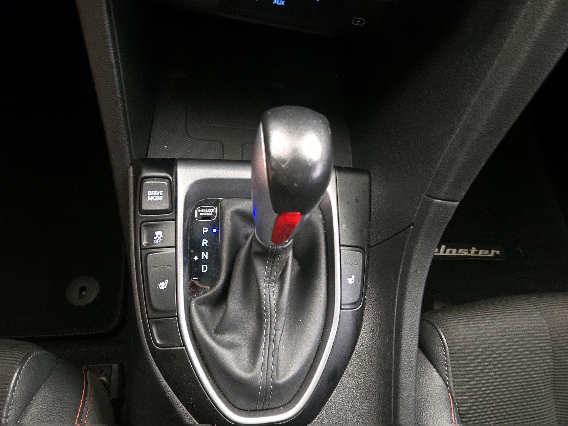 Thumbnail: 2020 Hyundai Veloster - 17