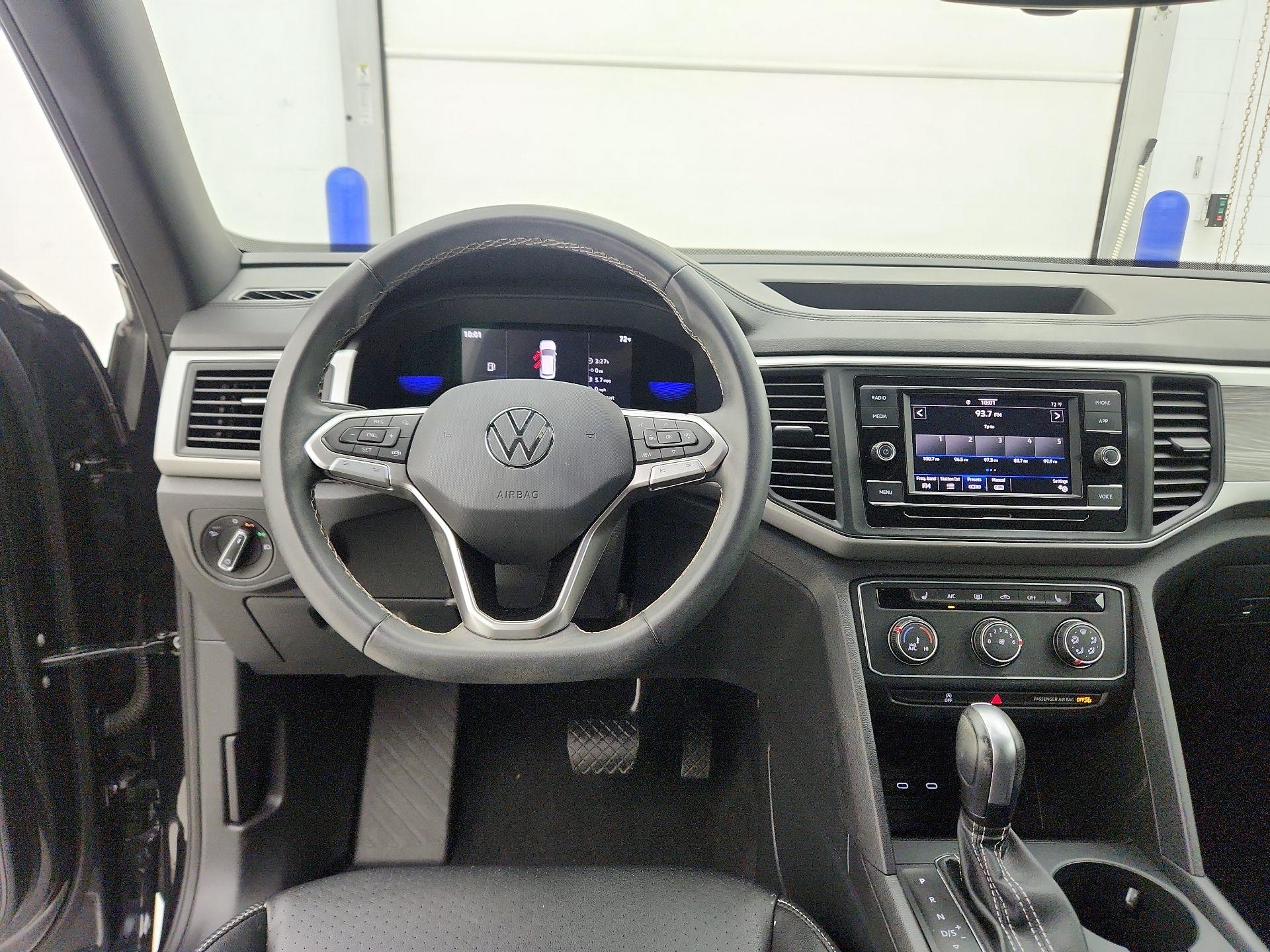 Thumbnail: 2023 Volkswagen Atlas - 10