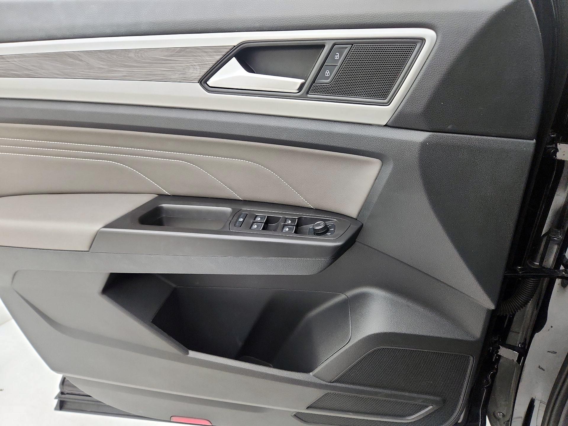 Thumbnail: 2023 Volkswagen Atlas - 12