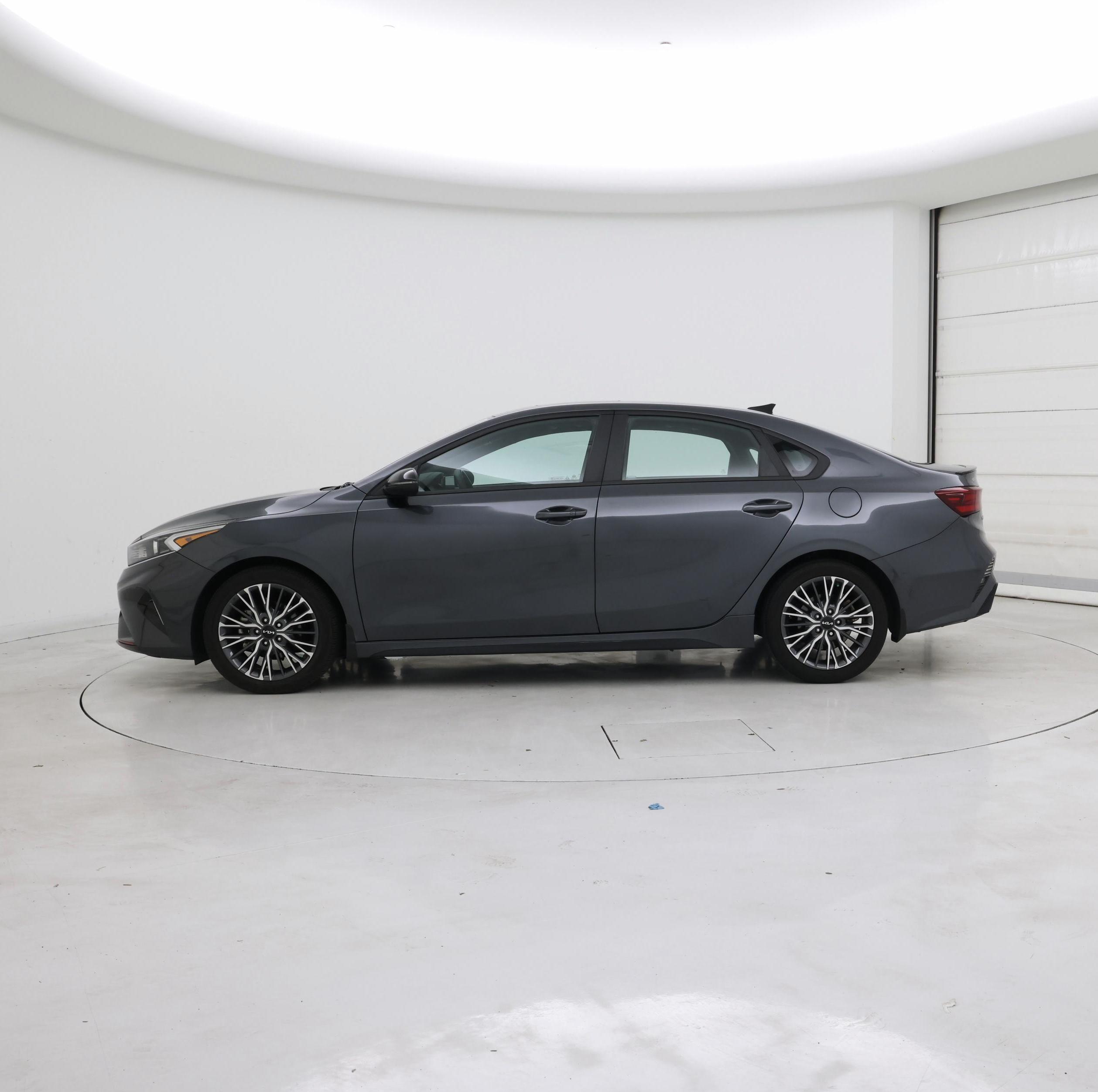 Thumbnail: 2023 Kia Forte - 3