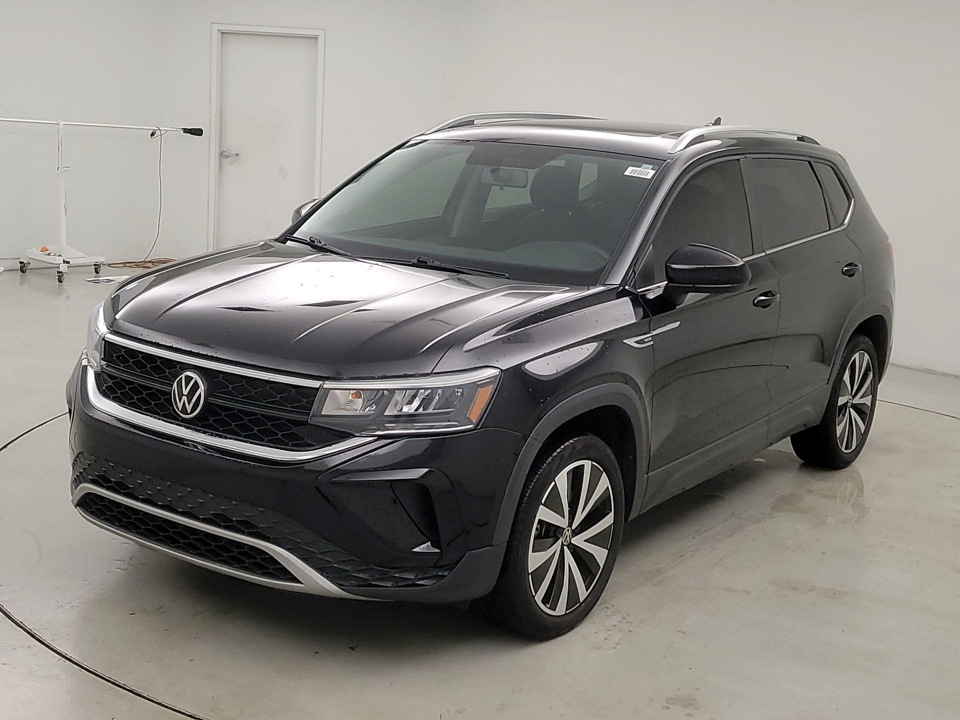 Thumbnail: 2022 Volkswagen Taos - 3