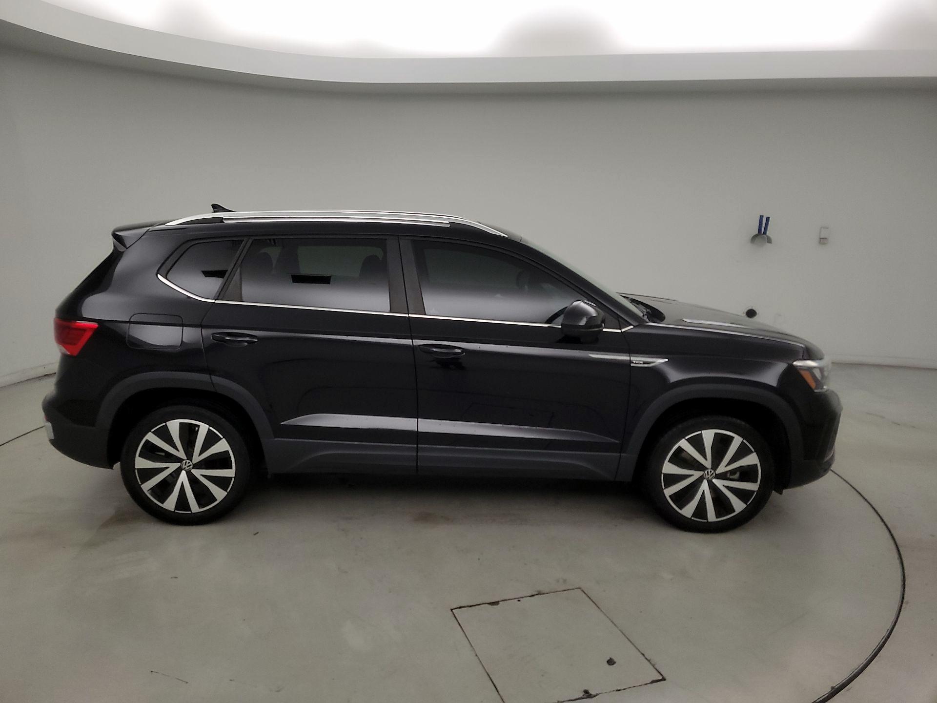 Thumbnail: 2022 Volkswagen Taos - 4