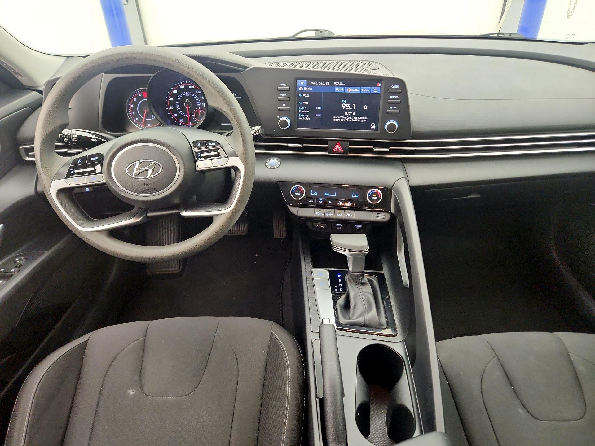 Thumbnail: 2023 Hyundai Elantra - 9