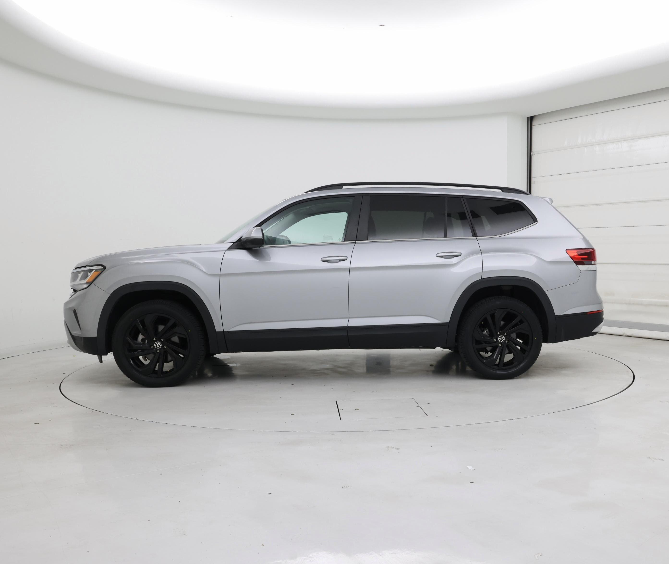 Thumbnail: 2022 Volkswagen Atlas - 3