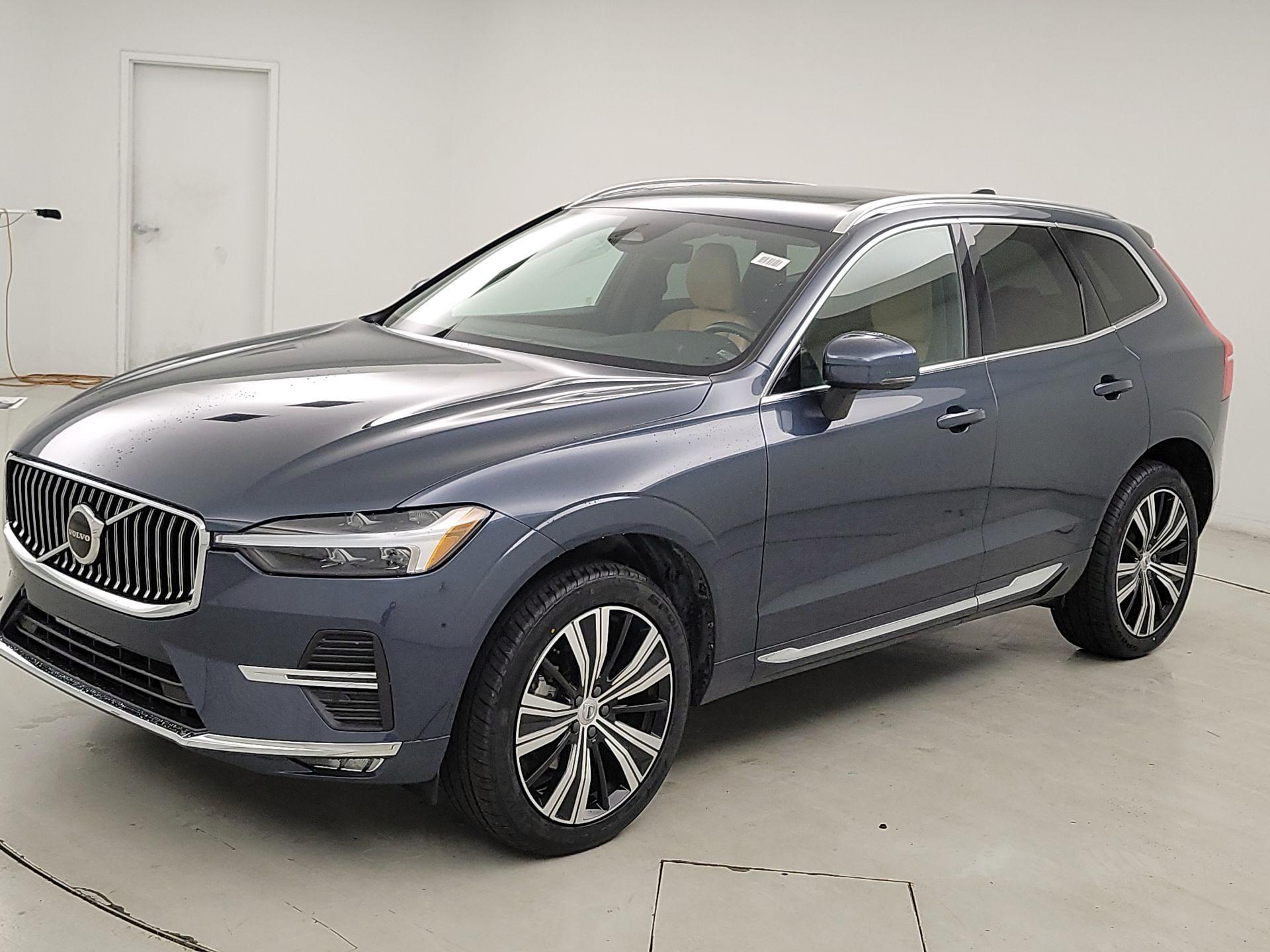 Thumbnail: 2022 Volvo XC60 - 3