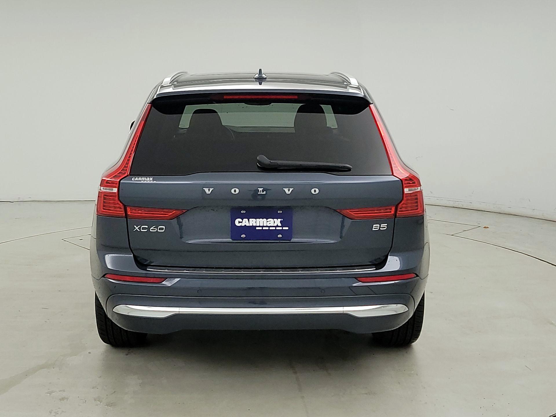 Thumbnail: 2022 Volvo XC60 - 6
