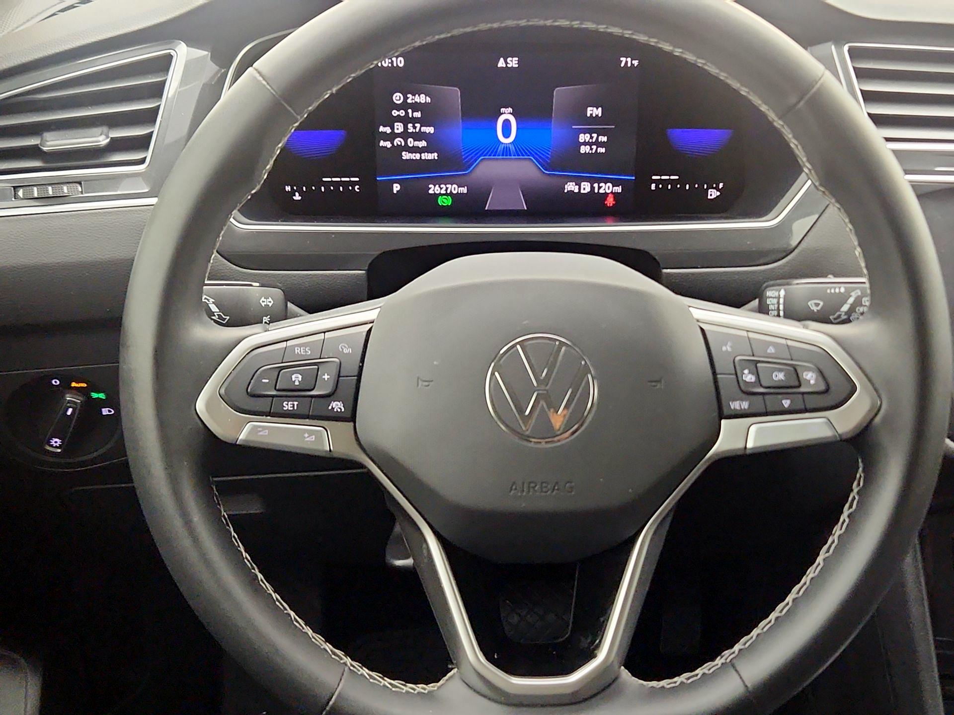 Thumbnail: 2022 Volkswagen Tiguan - 10