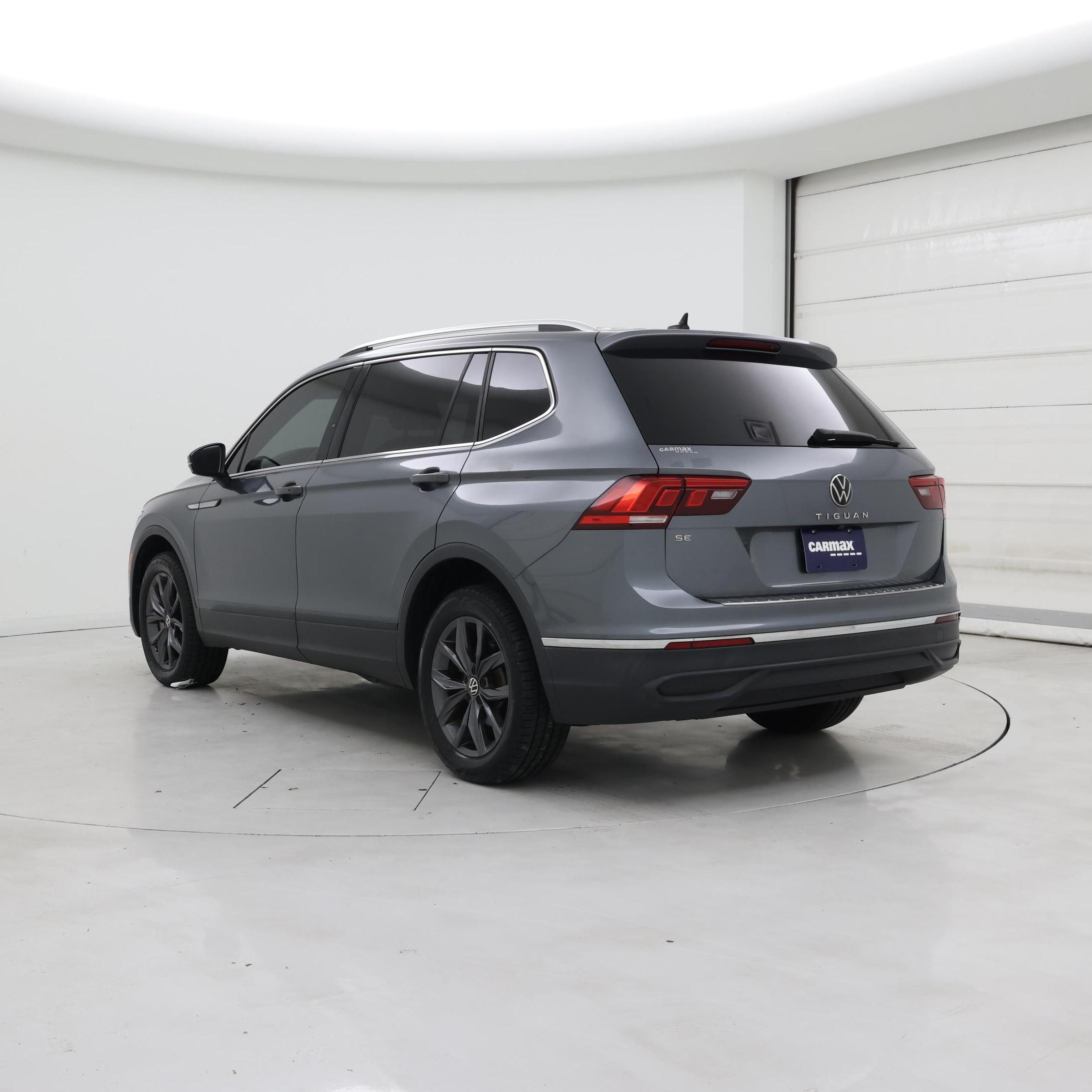 Thumbnail: 2022 Volkswagen Tiguan - 2