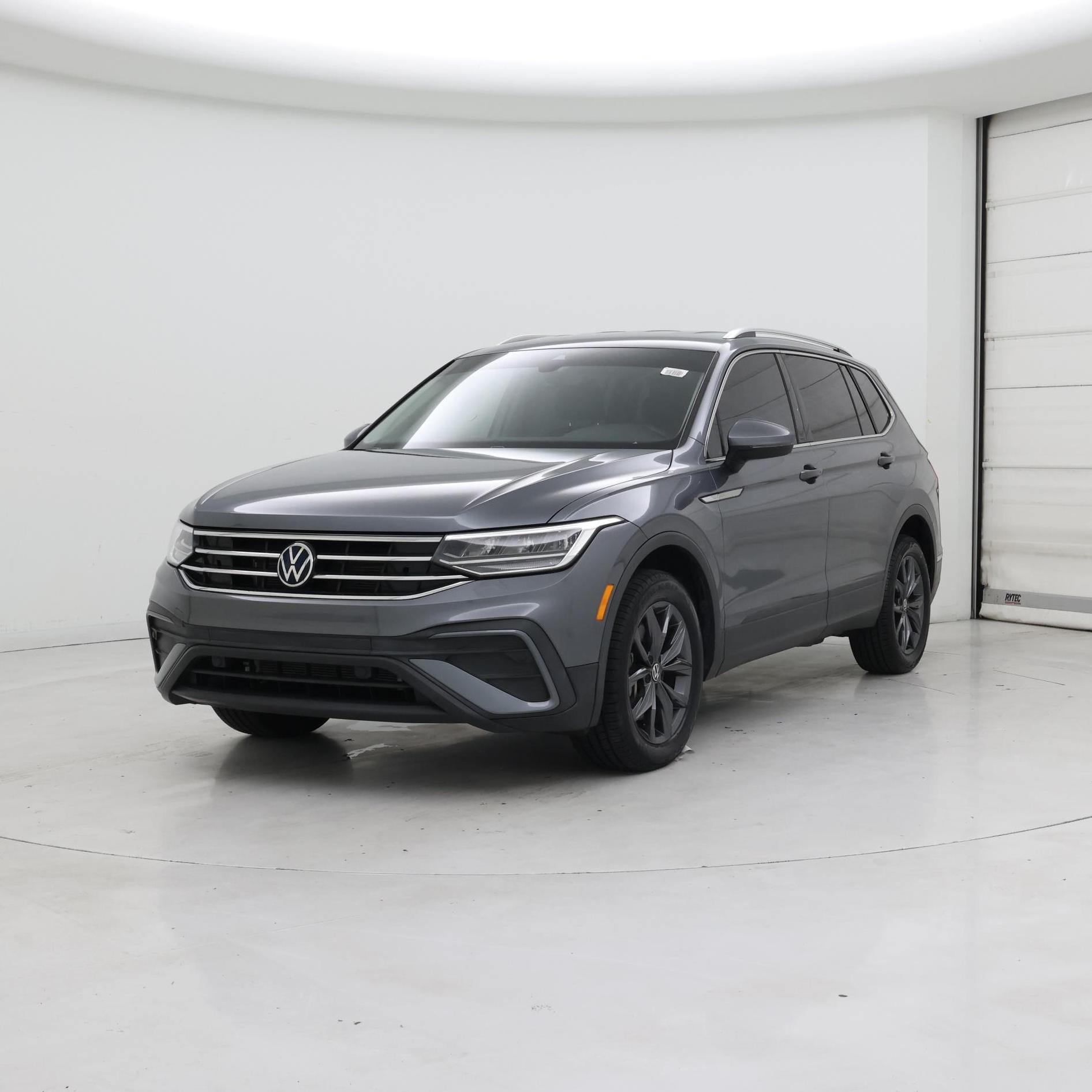 Thumbnail: 2022 Volkswagen Tiguan - 4