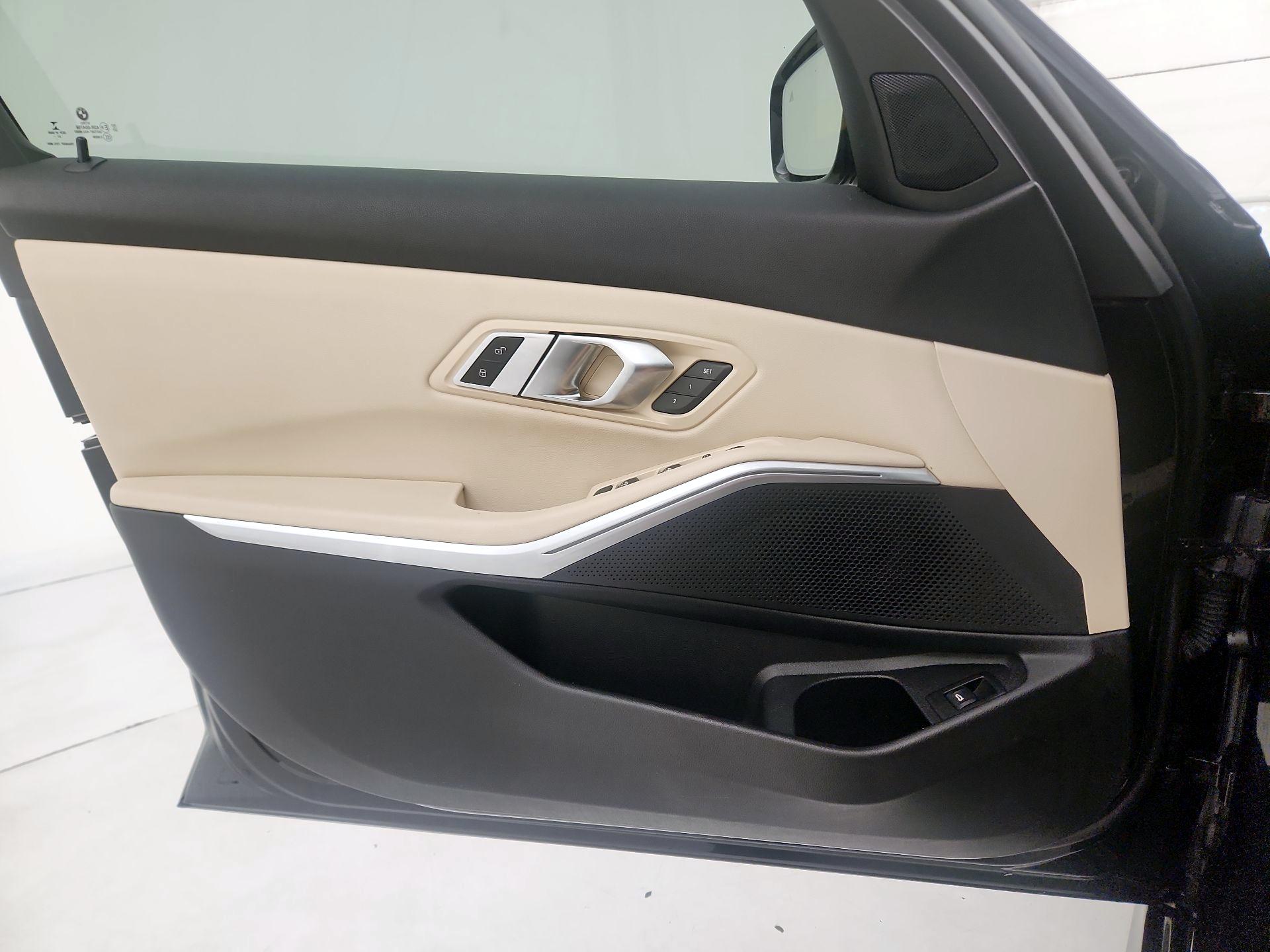 Thumbnail: 2022 BMW 3 Series - 12