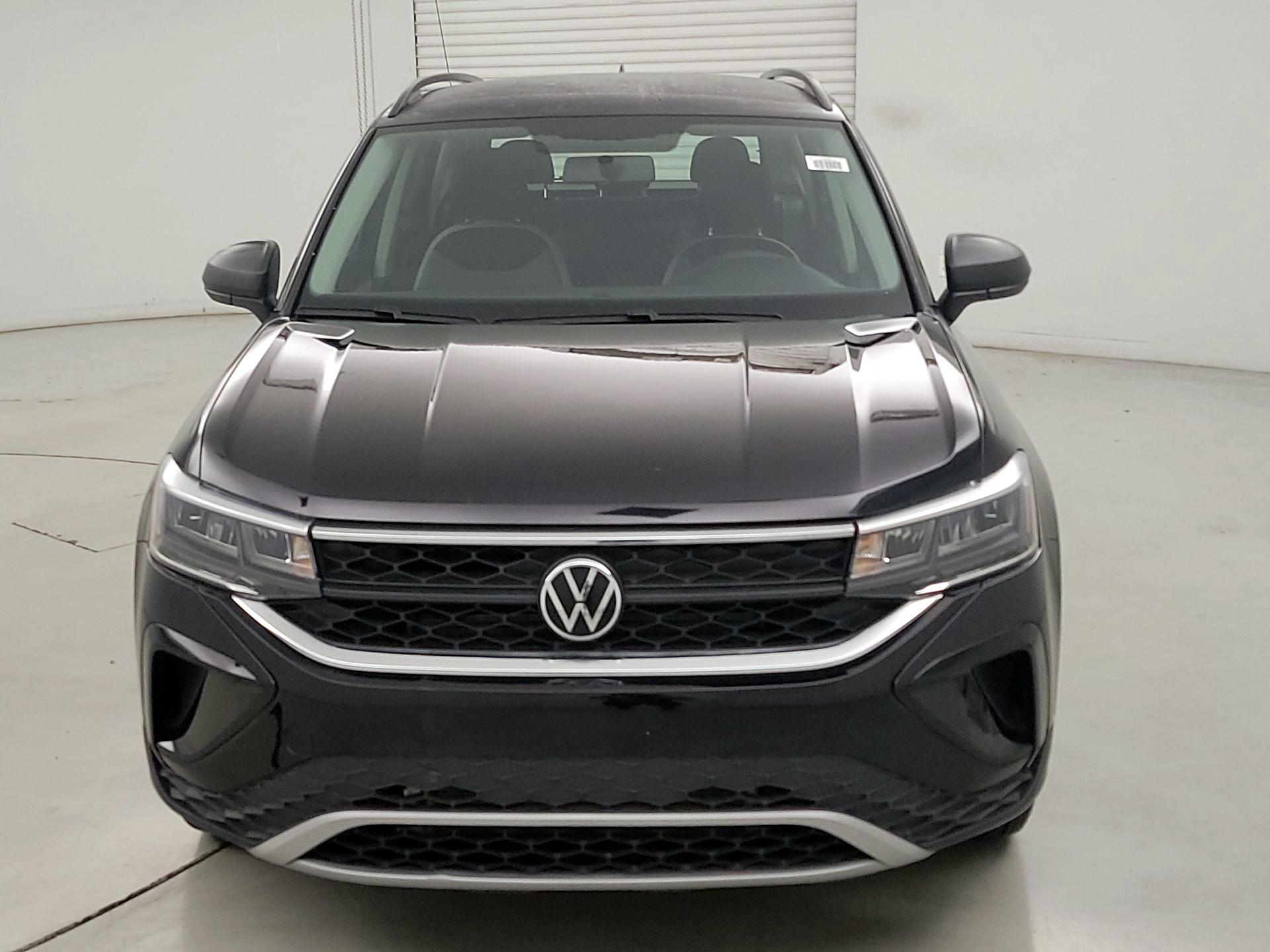 Thumbnail: 2022 Volkswagen Taos - 2