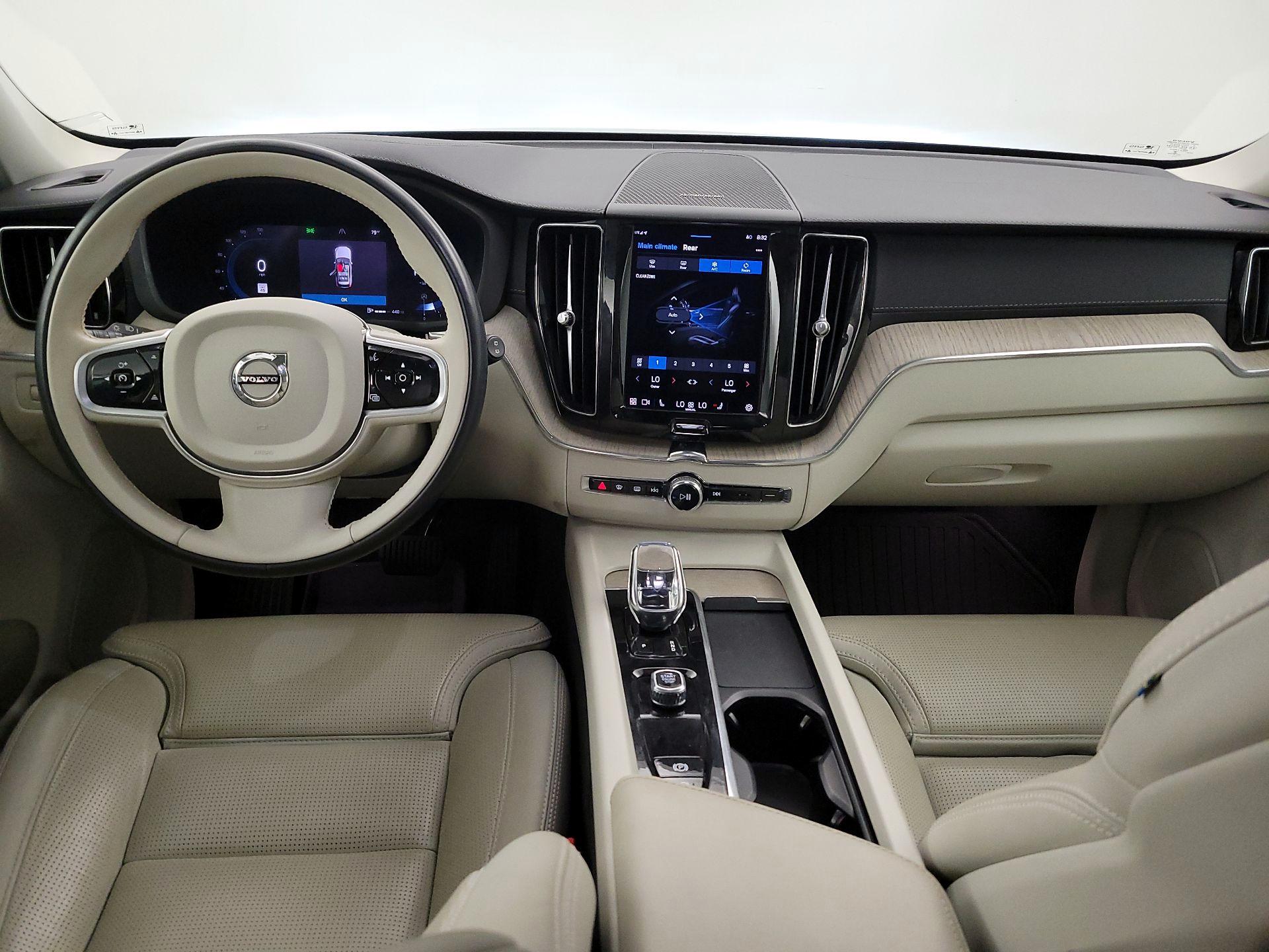 Thumbnail: 2022 Volvo XC60 - 9
