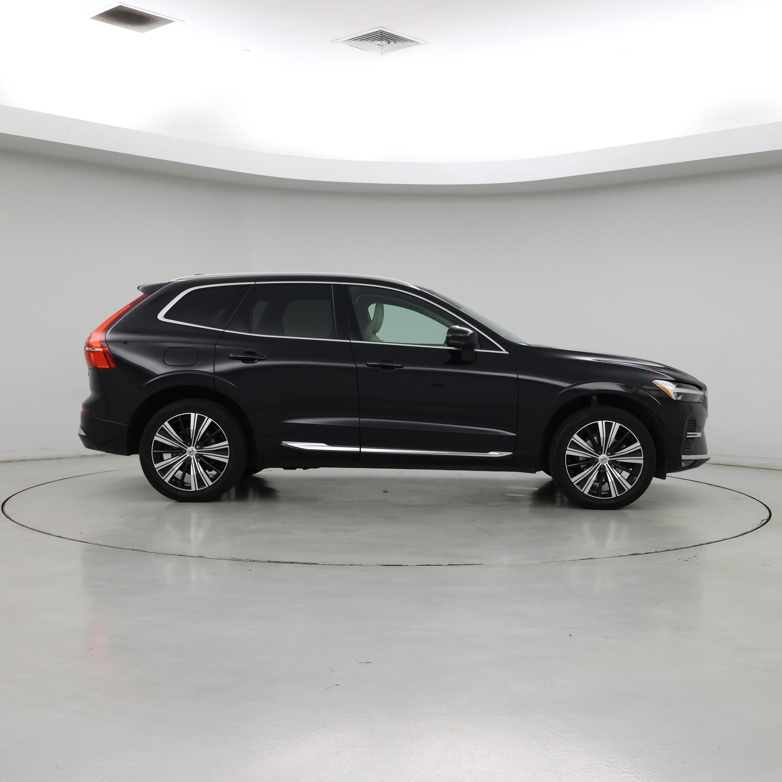 Thumbnail: 2022 Volvo XC60 - 7