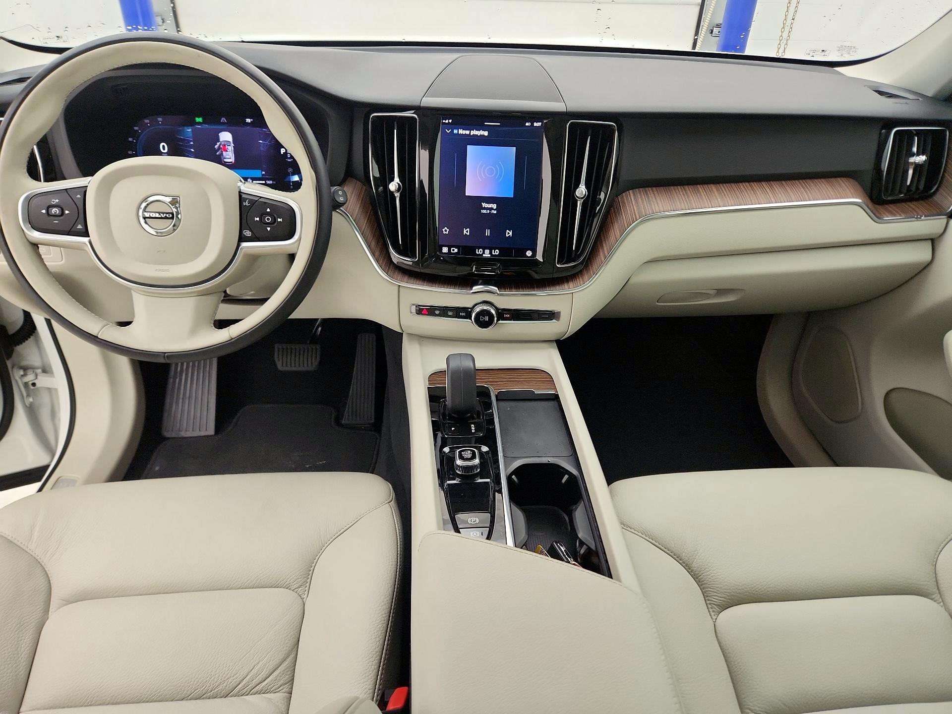Thumbnail: 2022 Volvo XC60 - 9