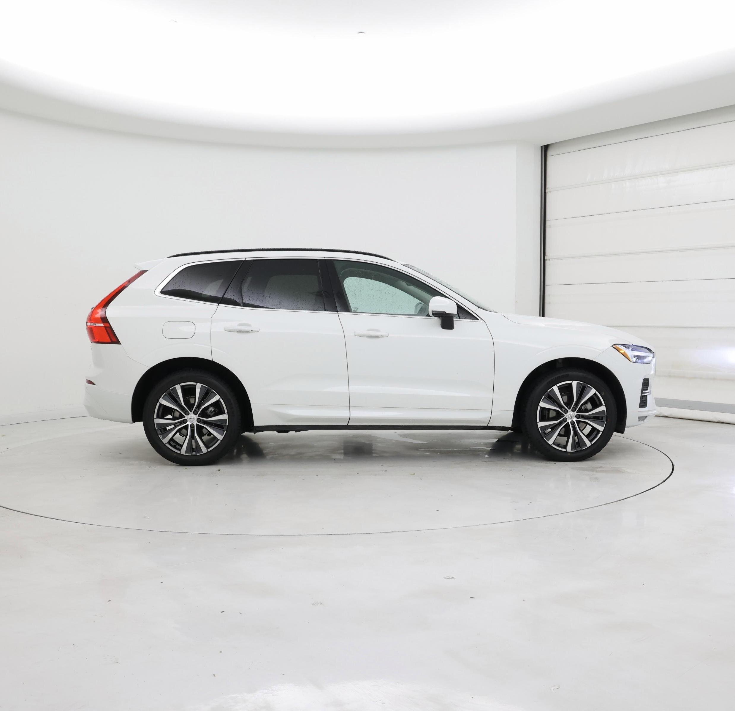Thumbnail: 2022 Volvo XC60 - 7