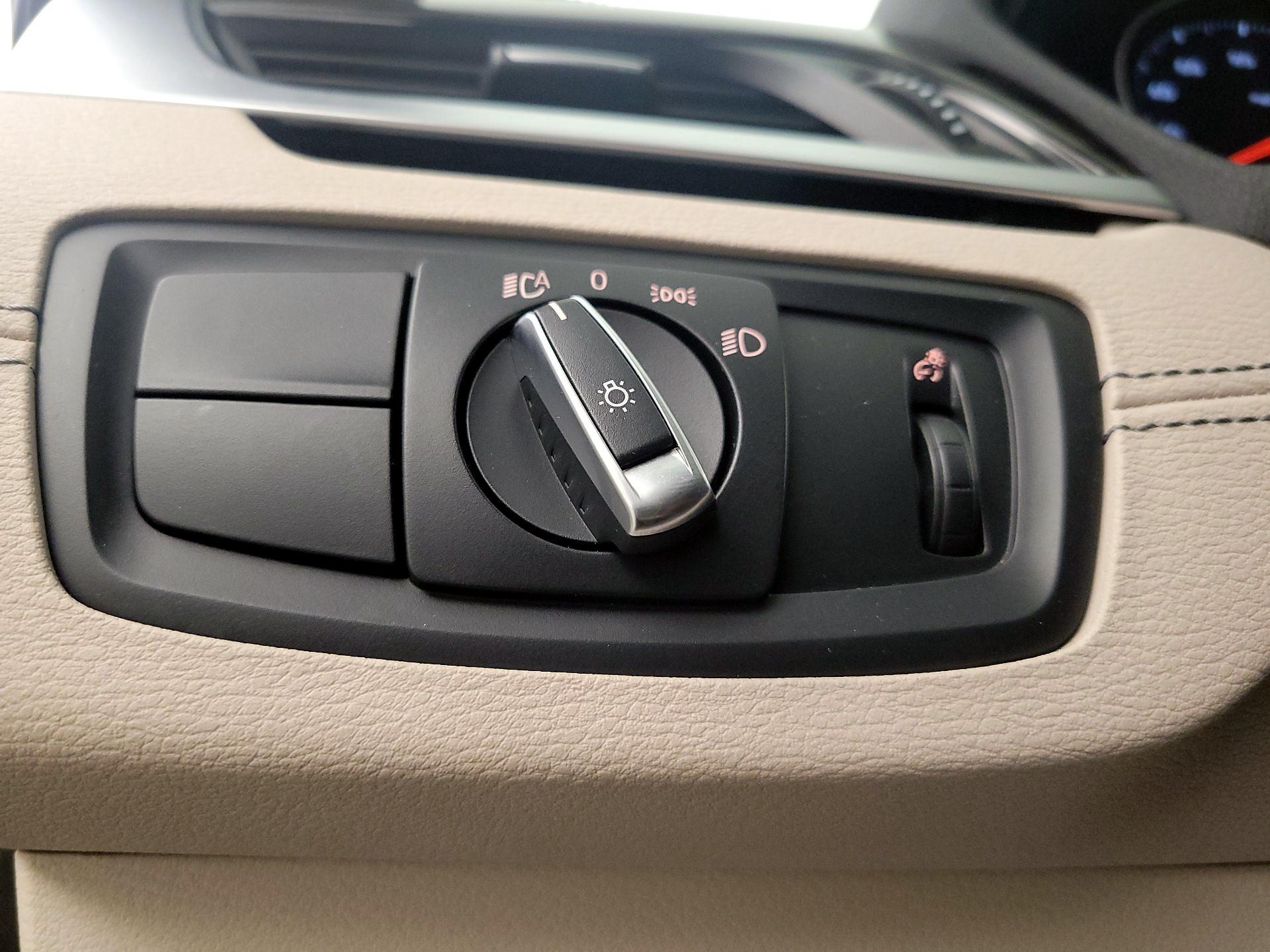 Thumbnail: 2021 BMW X1 - 13