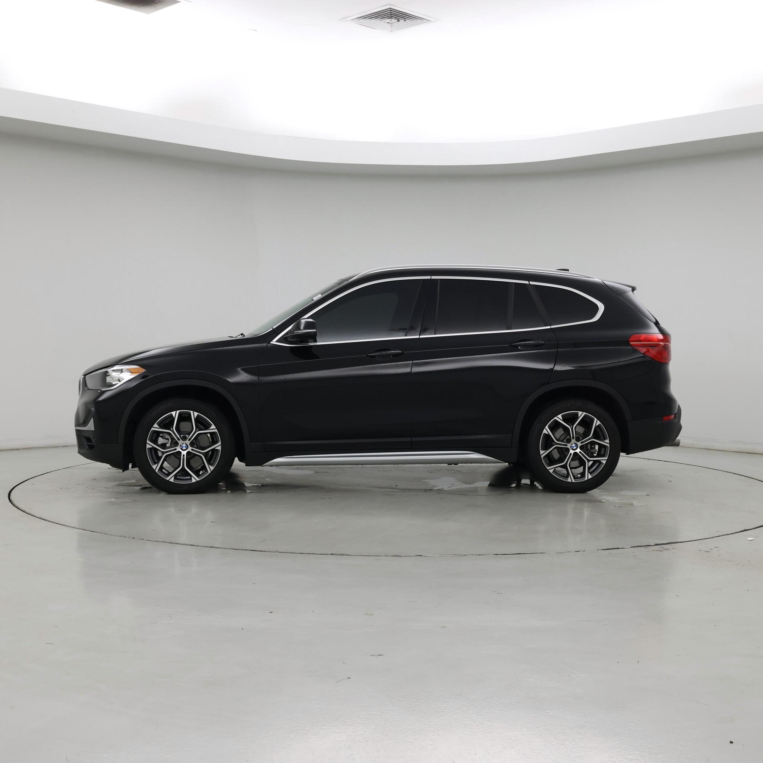Thumbnail: 2021 BMW X1 - 3