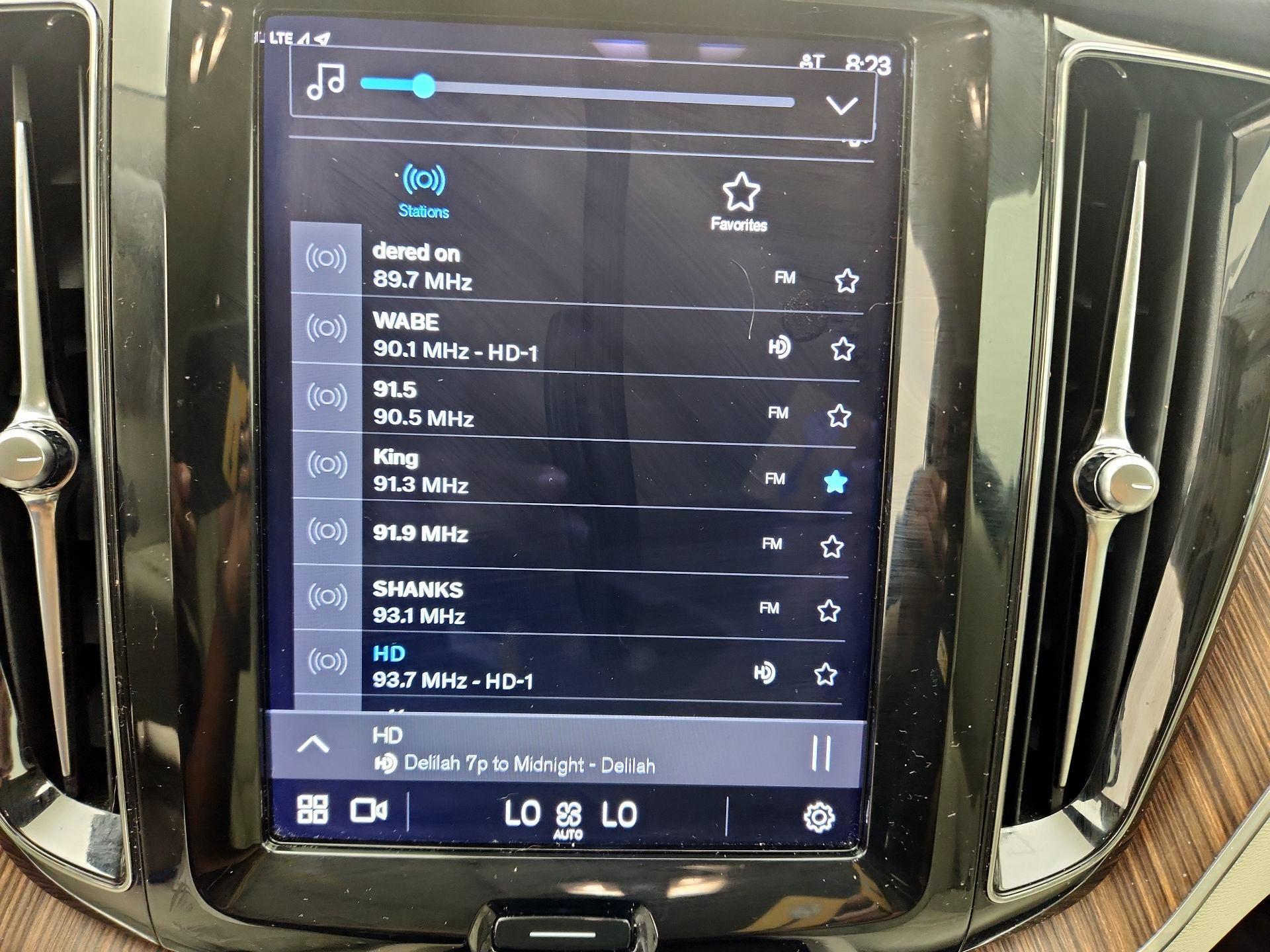 Thumbnail: 2022 Volvo XC60 - 16