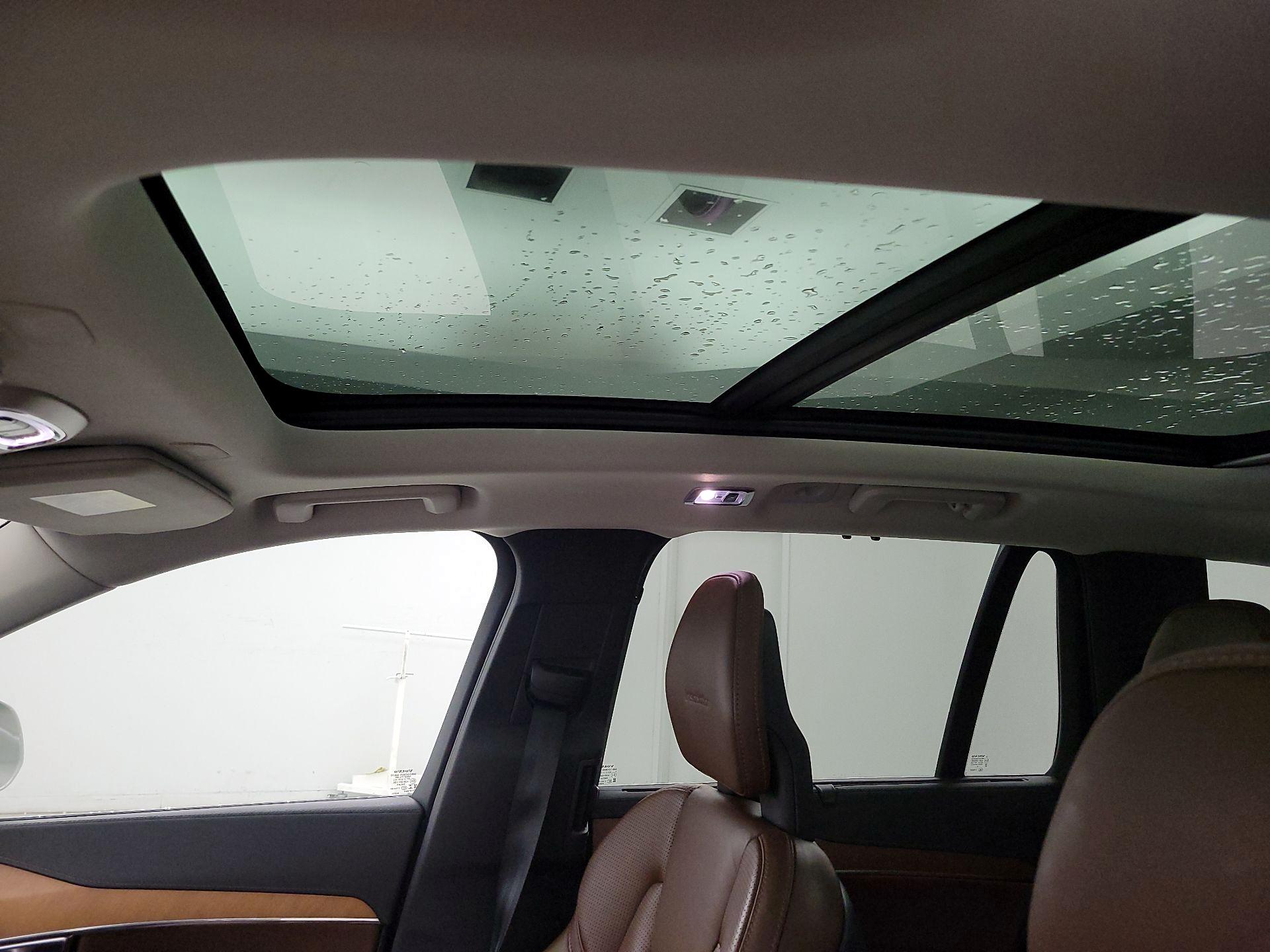 Thumbnail: 2020 Volvo XC90 - 20