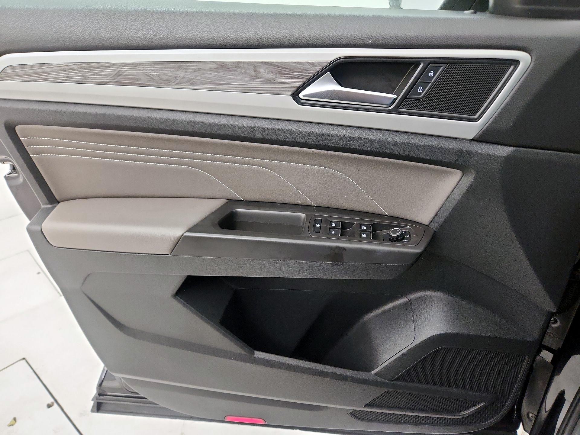 Thumbnail: 2022 Volkswagen Atlas - 12