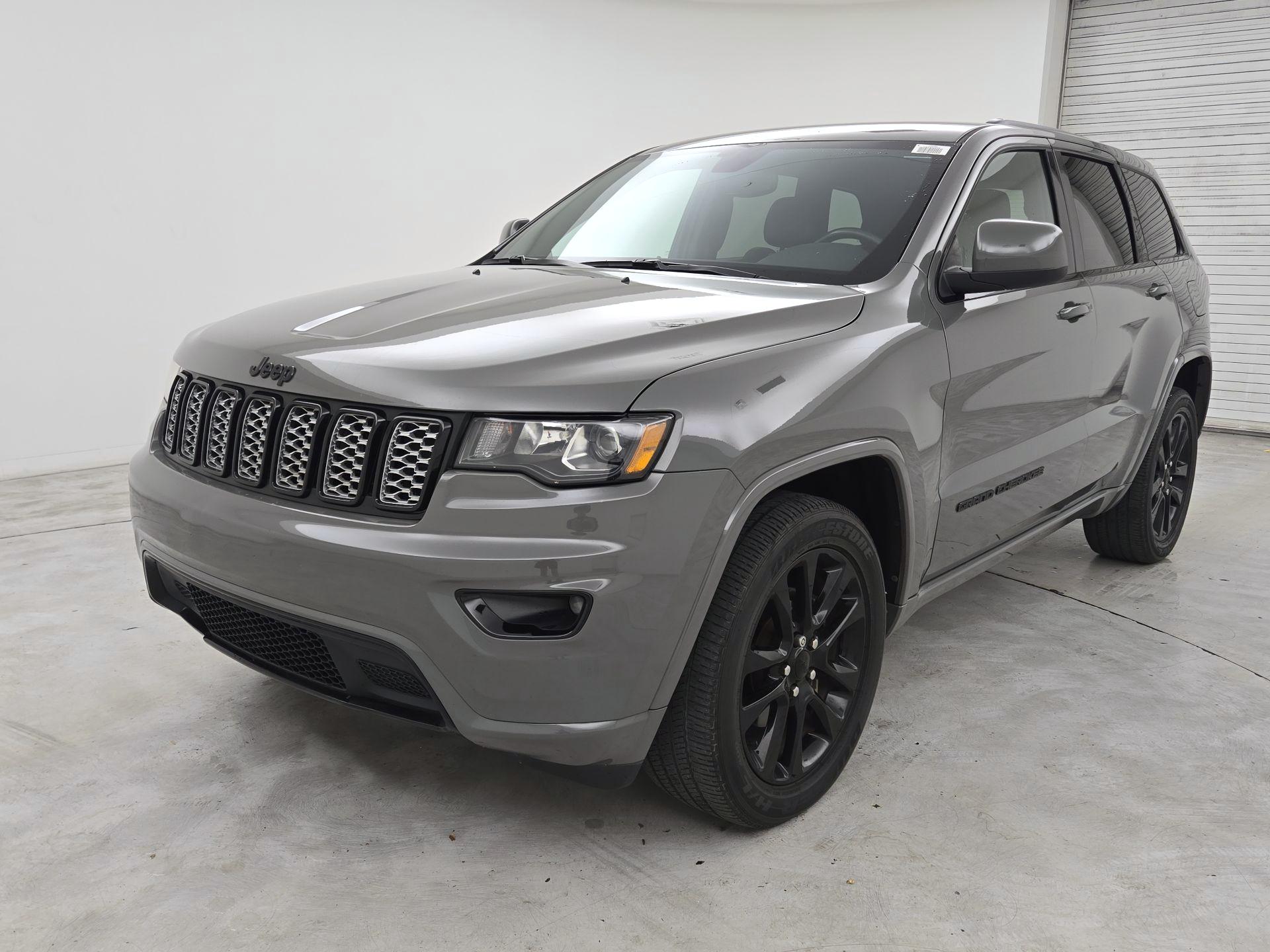 Thumbnail: 2019 Jeep Grand Cherokee - 3