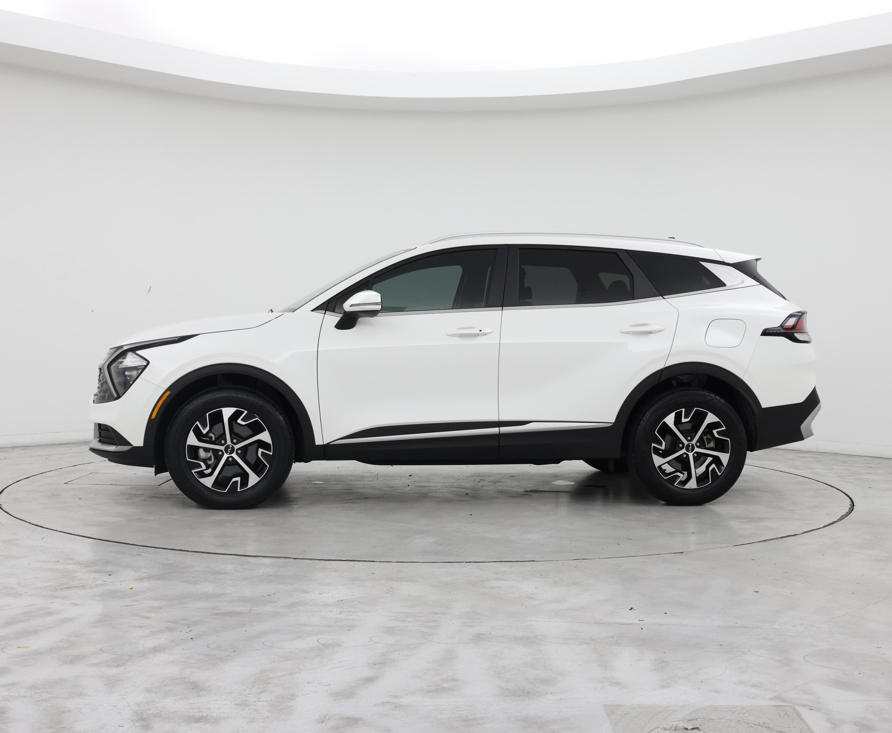 Thumbnail: 2023 Kia Sportage - 3