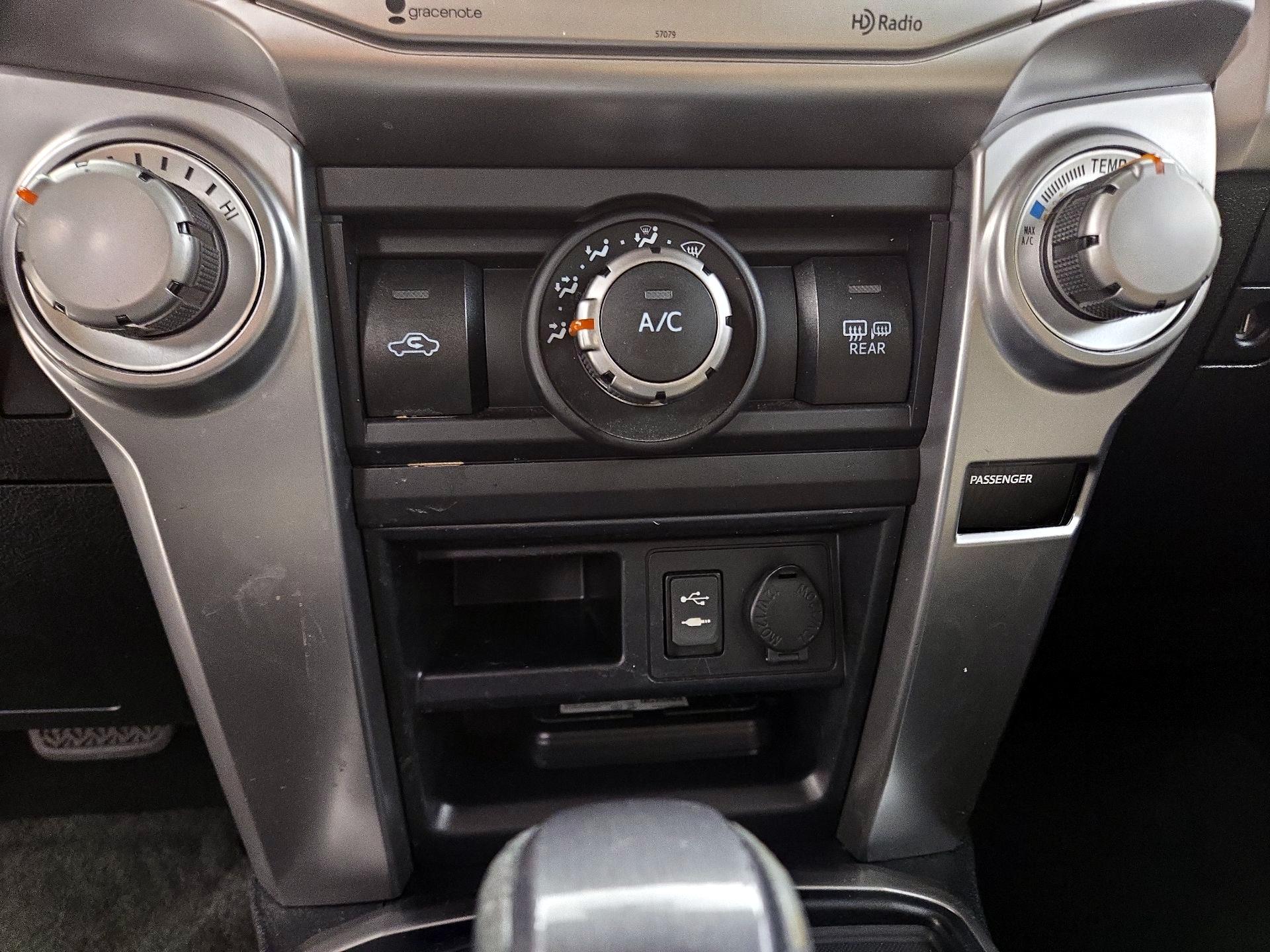 Thumbnail: 2015 Toyota 4Runner - 16