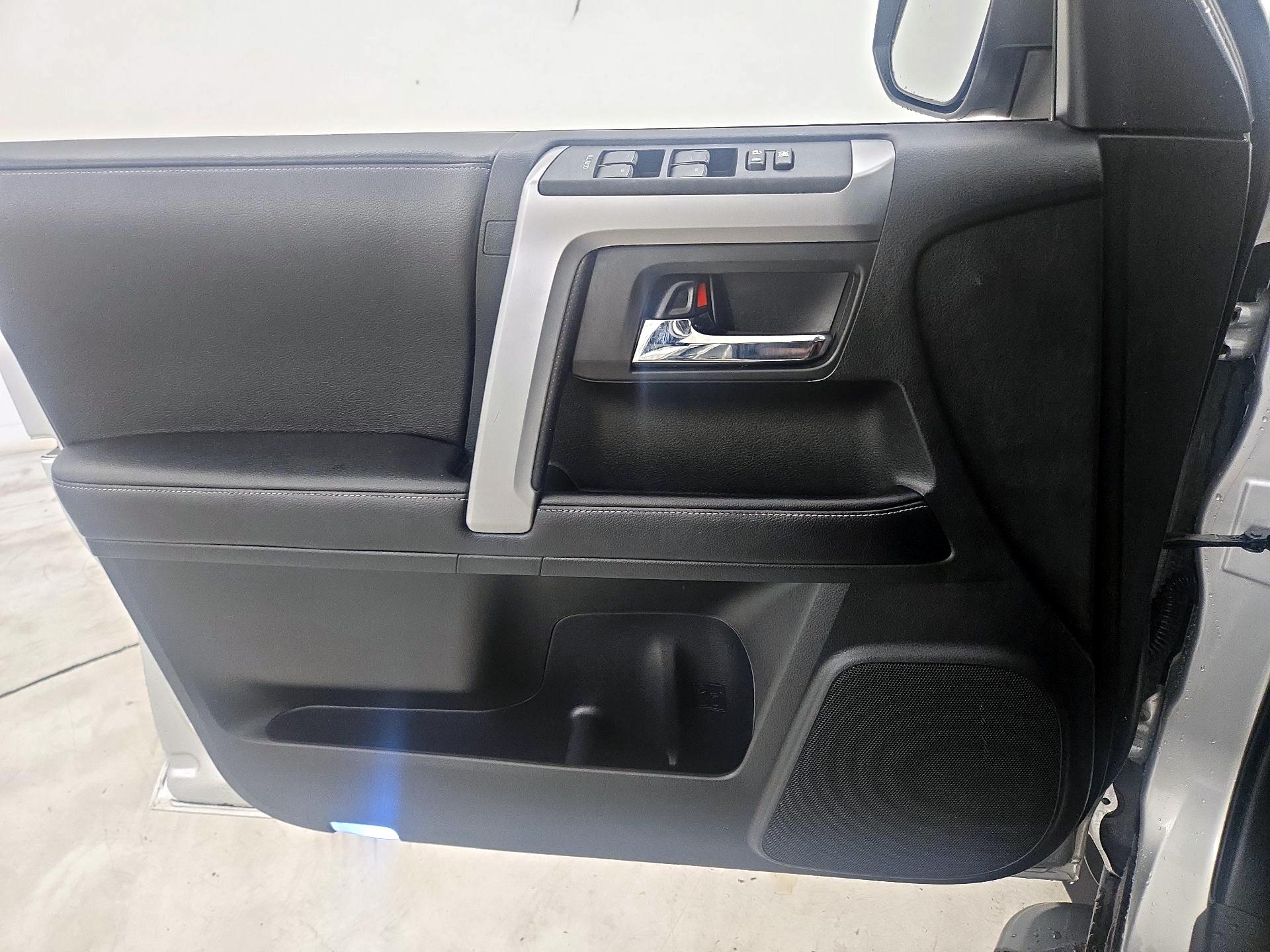 Thumbnail: 2017 Toyota 4Runner - 12