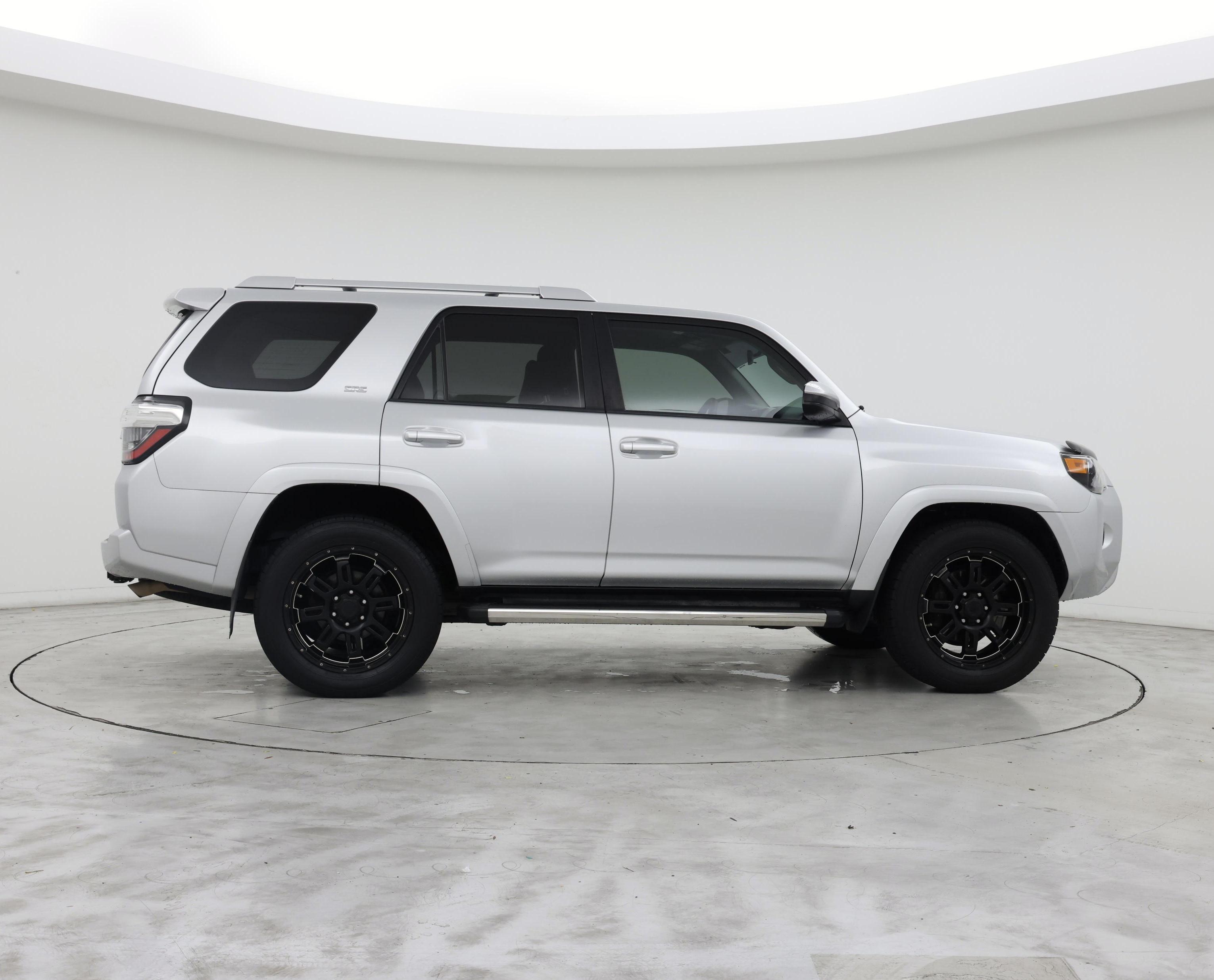 Thumbnail: 2017 Toyota 4Runner - 7