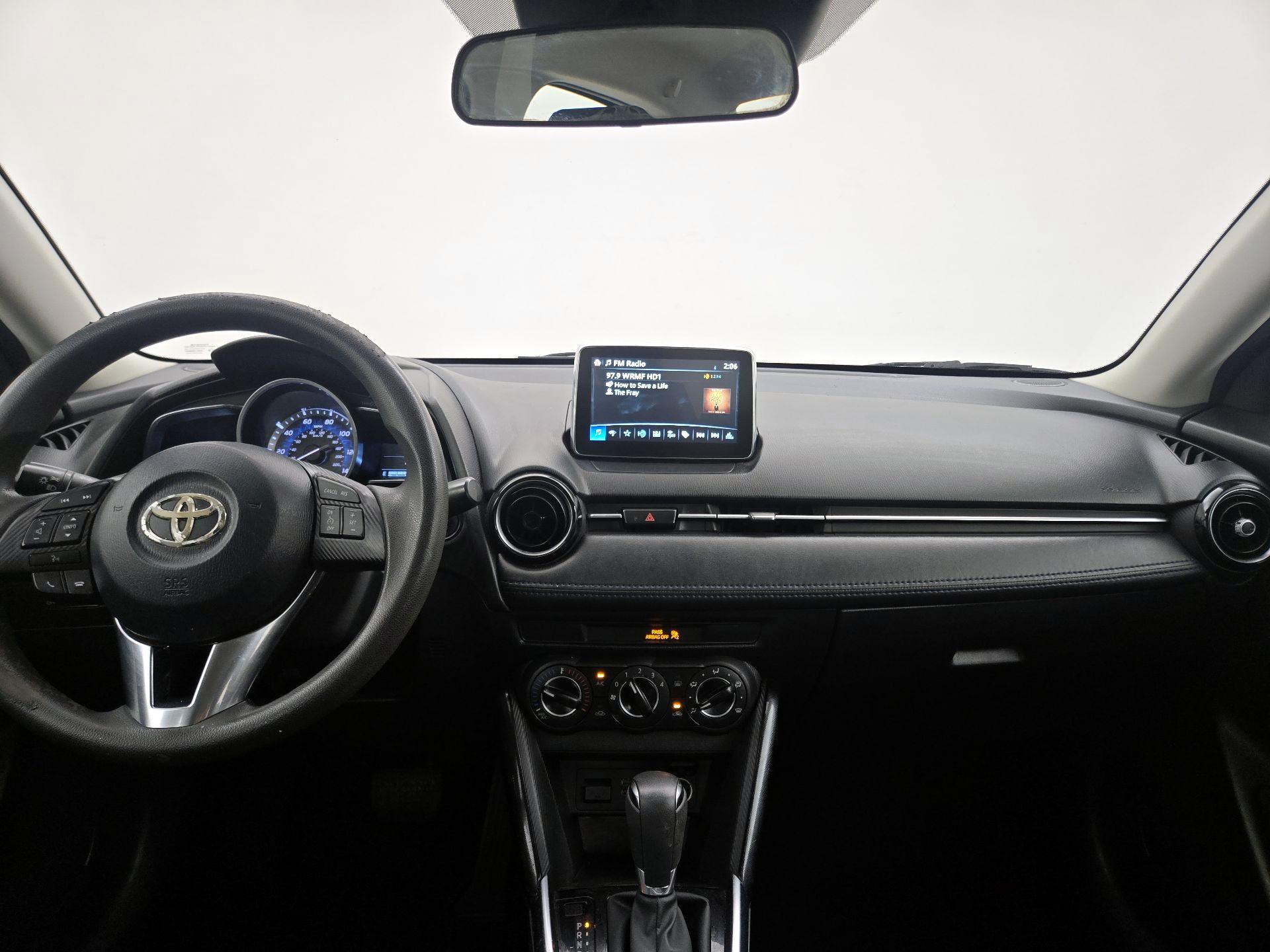 Thumbnail: 2018 Toyota Yaris iA - 9