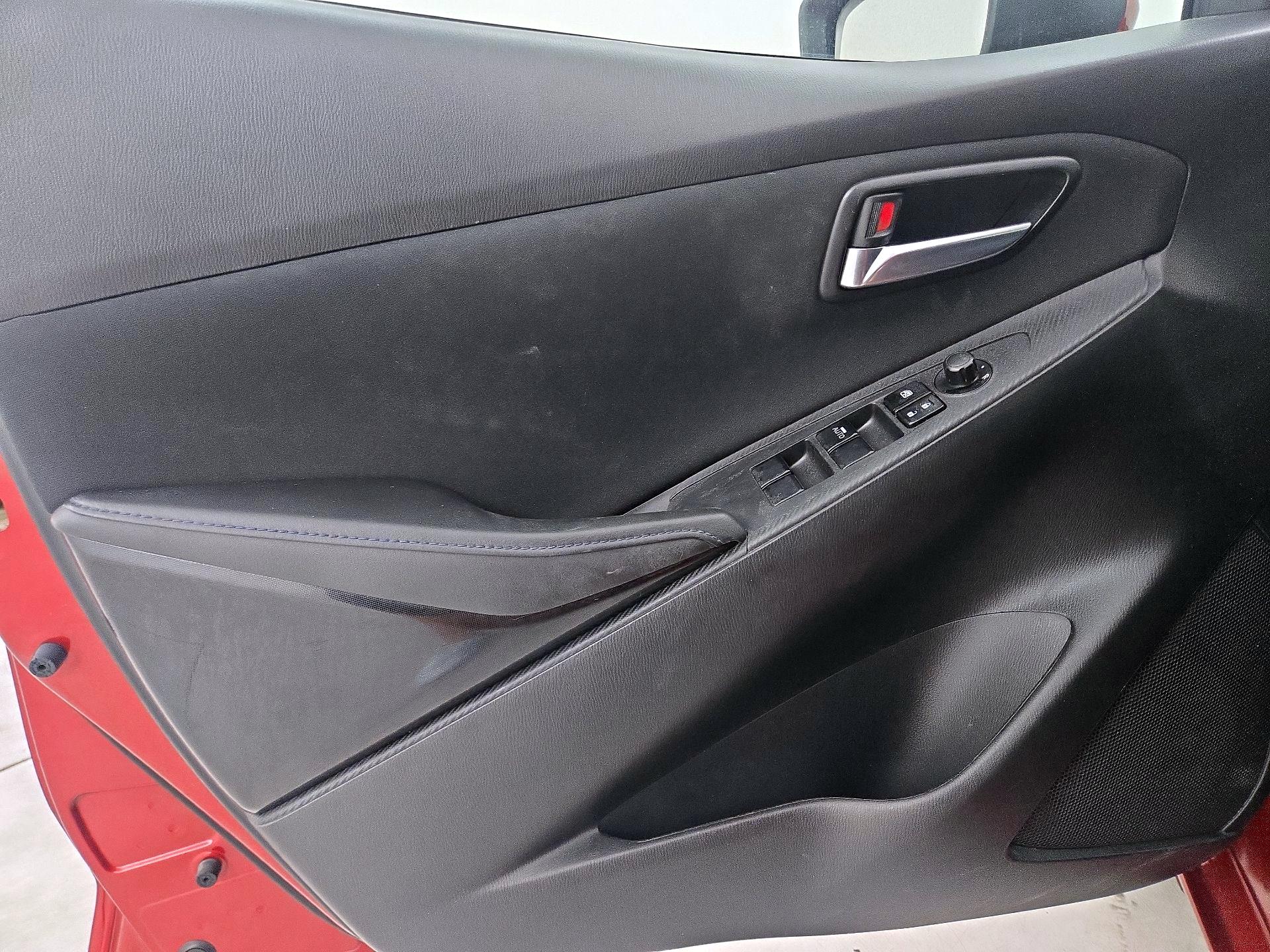 Thumbnail: 2018 Toyota Yaris iA - 12
